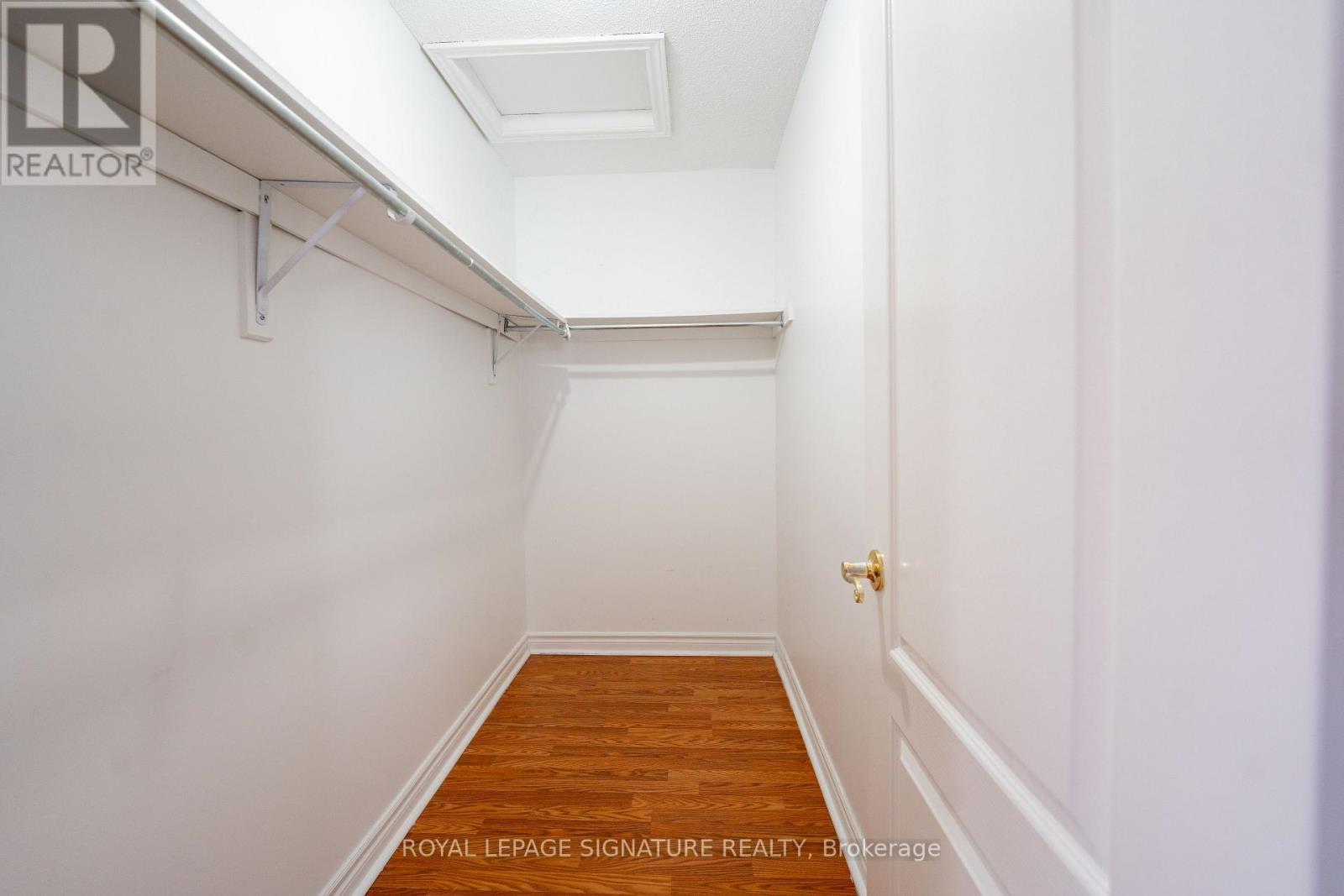 717 Salinger Court, Mississauga, Ontario  L5W 1L4 - Photo 28 - W12898788