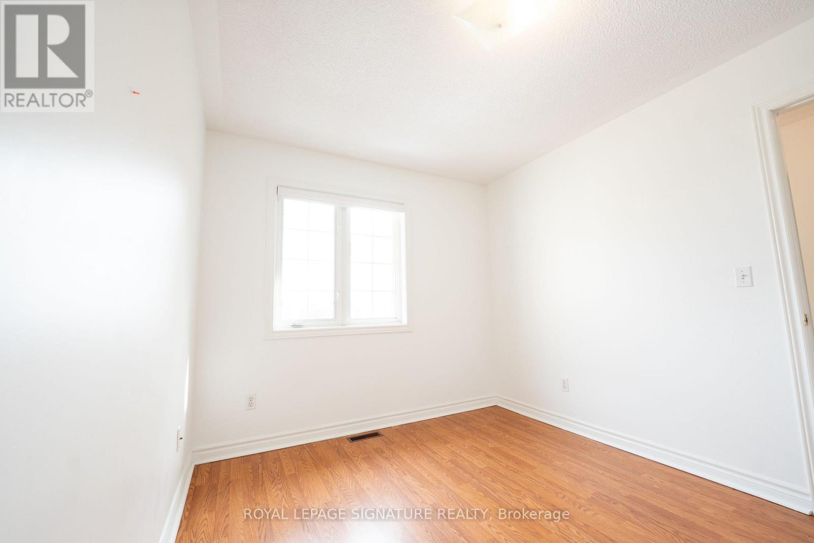 717 Salinger Court, Mississauga, Ontario  L5W 1L4 - Photo 31 - W12898788