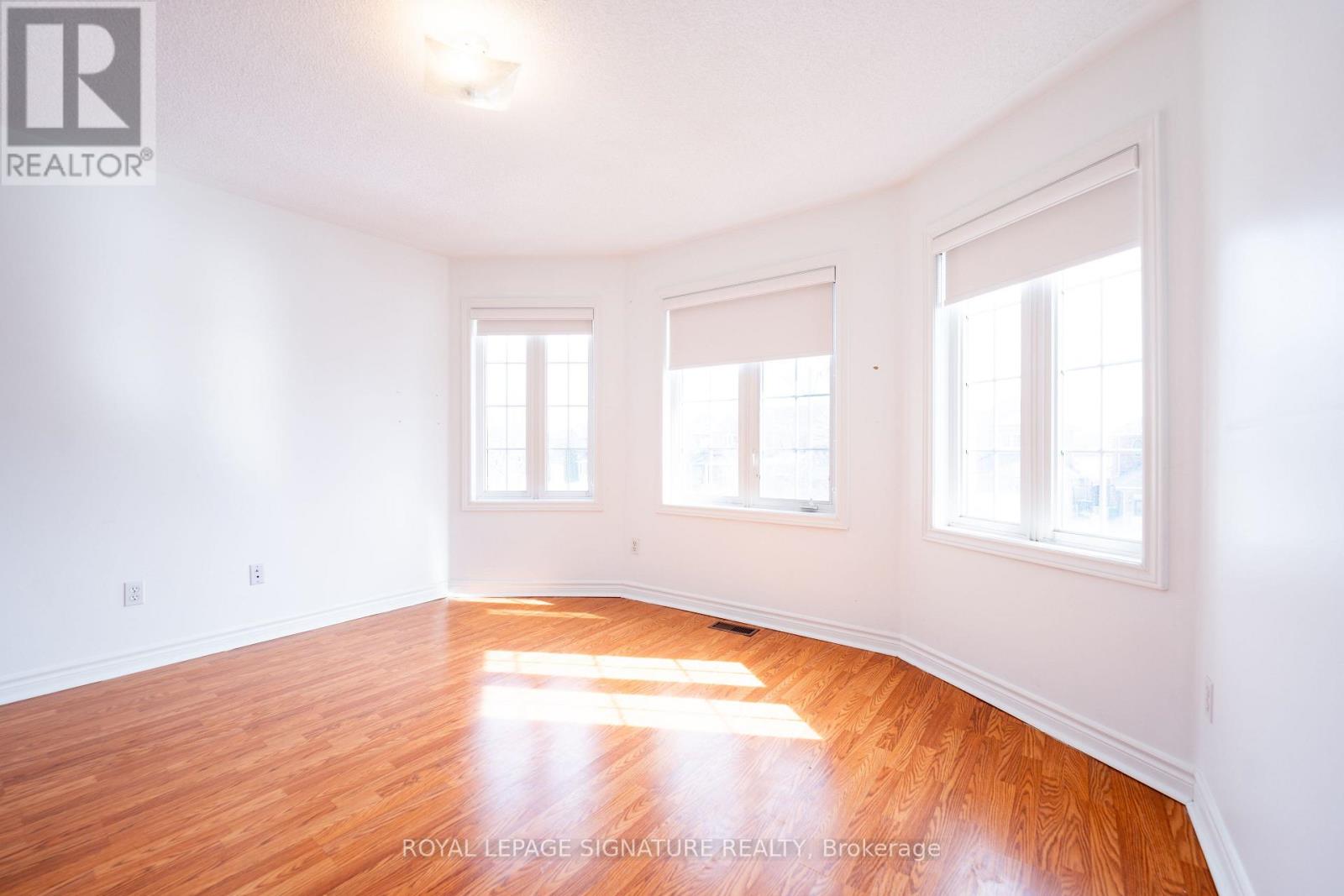 717 Salinger Court, Mississauga, Ontario  L5W 1L4 - Photo 34 - W12898788