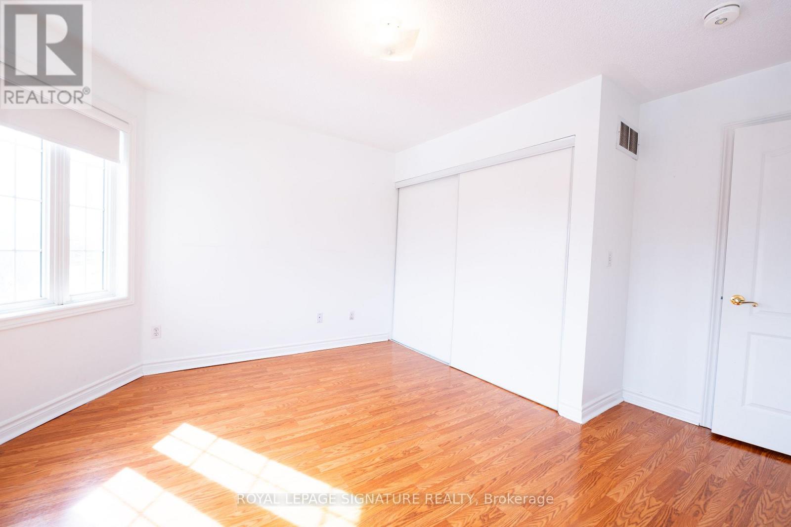 717 Salinger Court, Mississauga, Ontario  L5W 1L4 - Photo 35 - W12898788