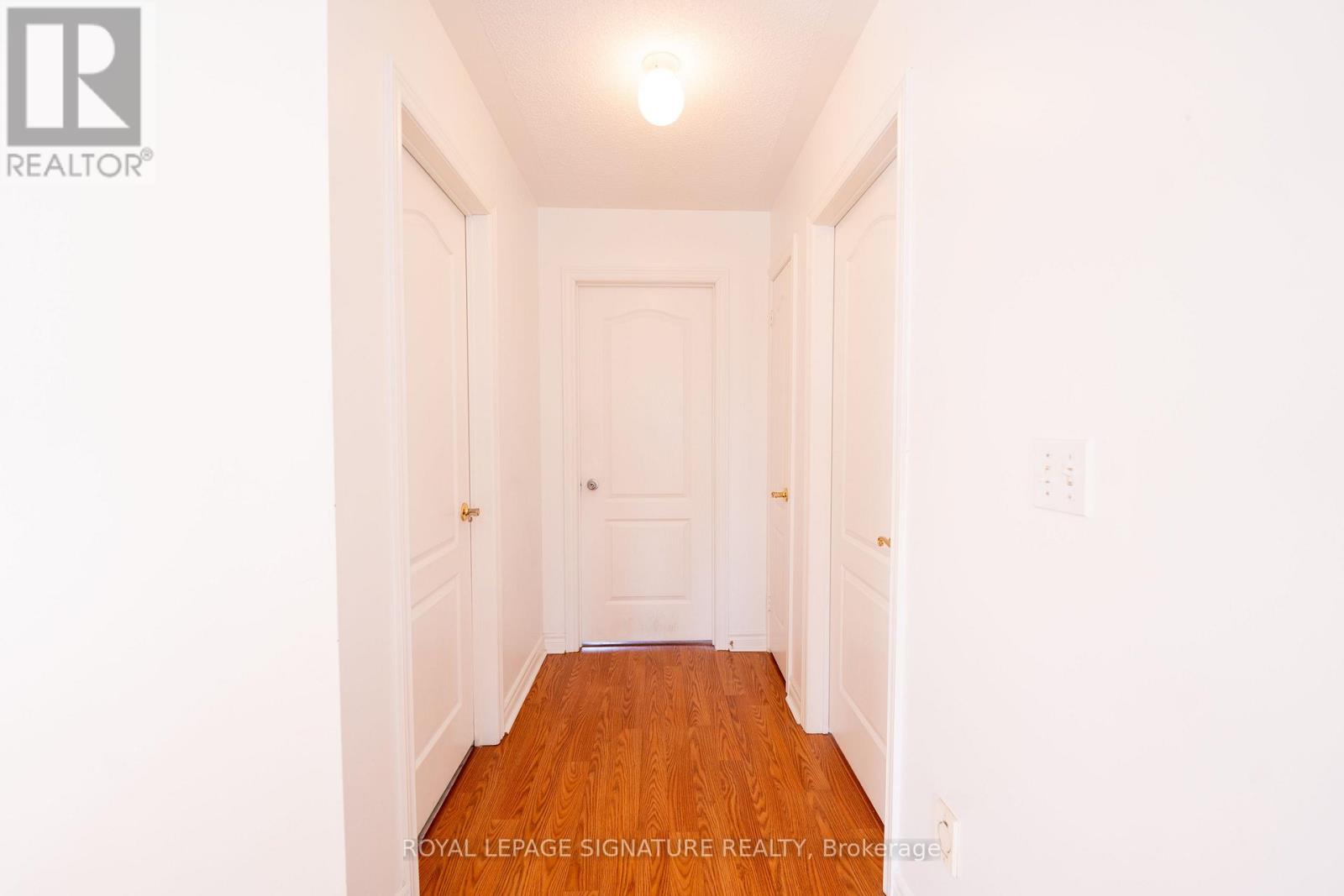 717 Salinger Court, Mississauga, Ontario  L5W 1L4 - Photo 37 - W12898788