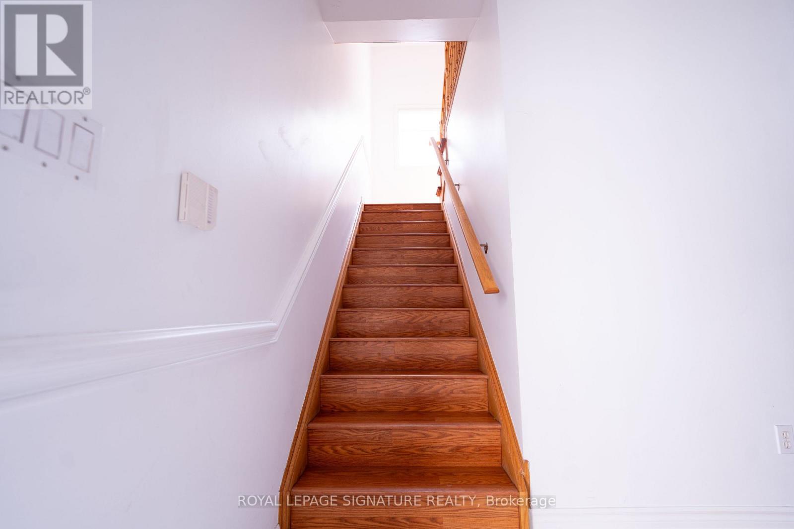 717 Salinger Court, Mississauga, Ontario  L5W 1L4 - Photo 38 - W12898788