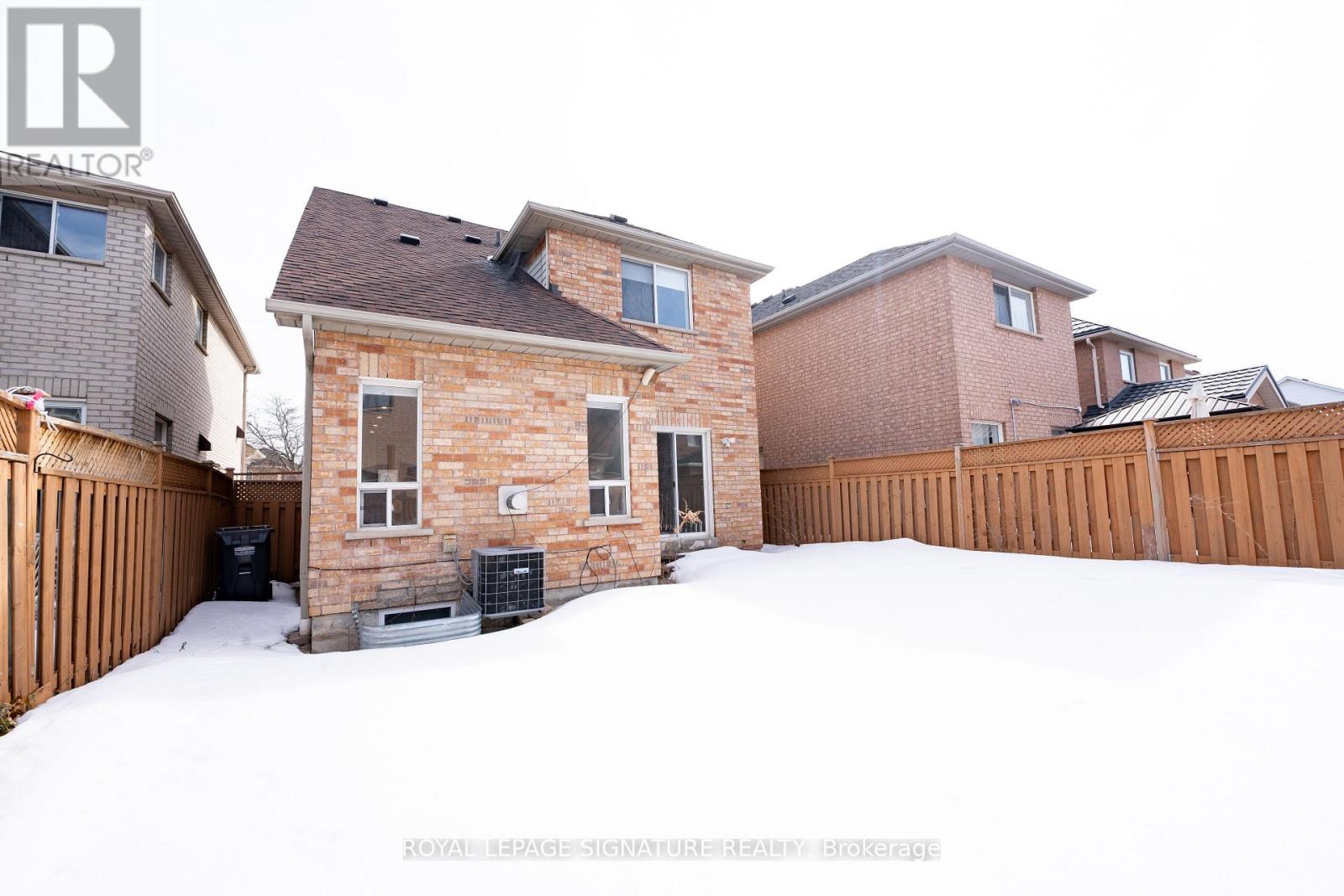 717 Salinger Court, Mississauga, Ontario  L5W 1L4 - Photo 40 - W12898788