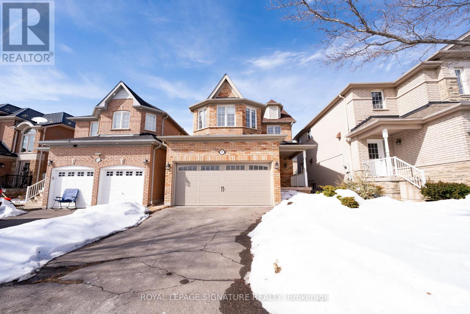 717 Salinger Court, Mississauga, Ontario  L5W 1L4 - Photo 41 - W12898788