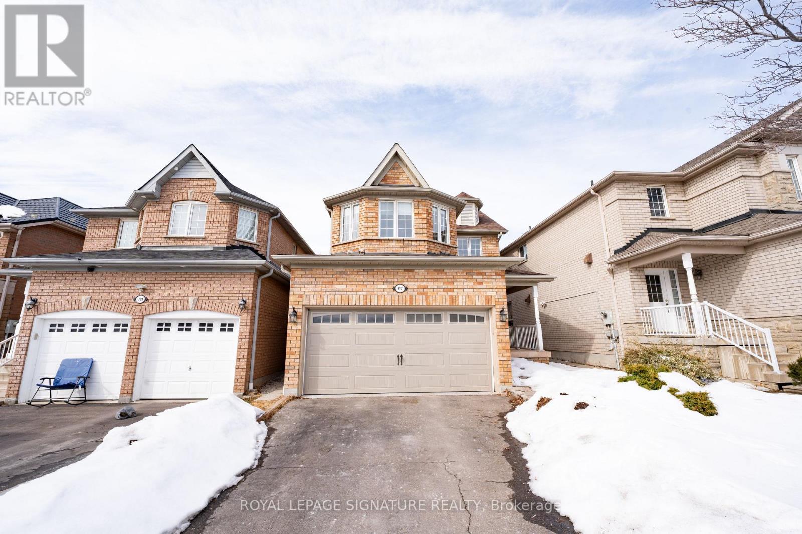 717 Salinger Court, Mississauga, Ontario  L5W 1L4 - Photo 42 - W12898788