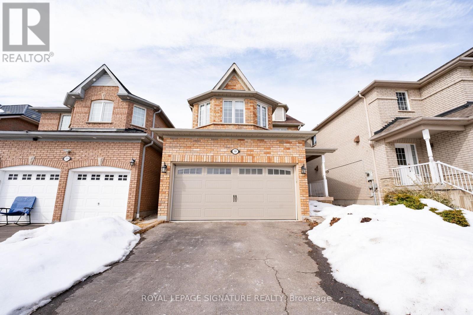 717 Salinger Court, Mississauga, Ontario  L5W 1L4 - Photo 44 - W12898788