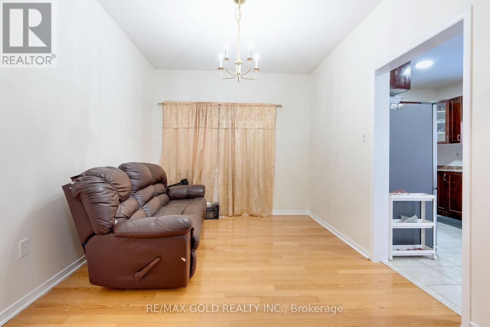 17 Maddybeth Crescent, Brampton, Ontario  L6Y 5R7 - Photo 11 - W12898794