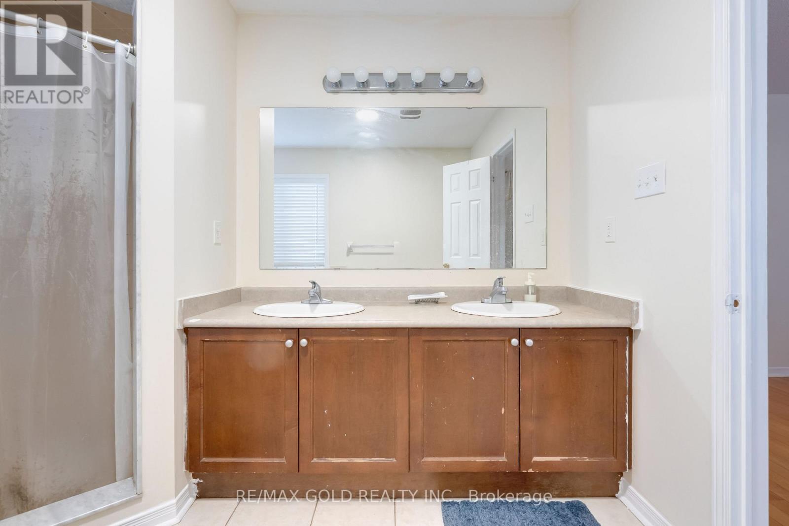 17 Maddybeth Crescent, Brampton, Ontario  L6Y 5R7 - Photo 23 - W12898794