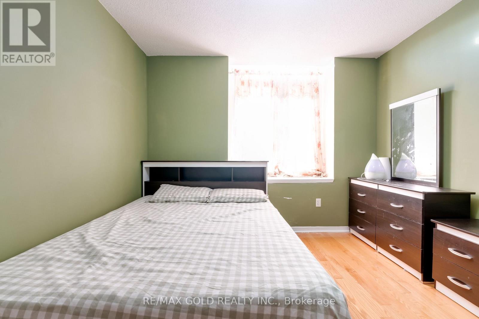 17 Maddybeth Crescent, Brampton, Ontario  L6Y 5R7 - Photo 25 - W12898794