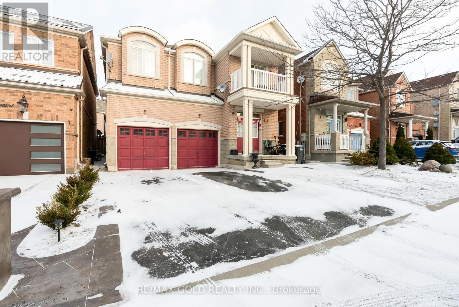 17 Maddybeth Crescent, Brampton, Ontario  L6Y 5R7 - Photo 3 - W12898794