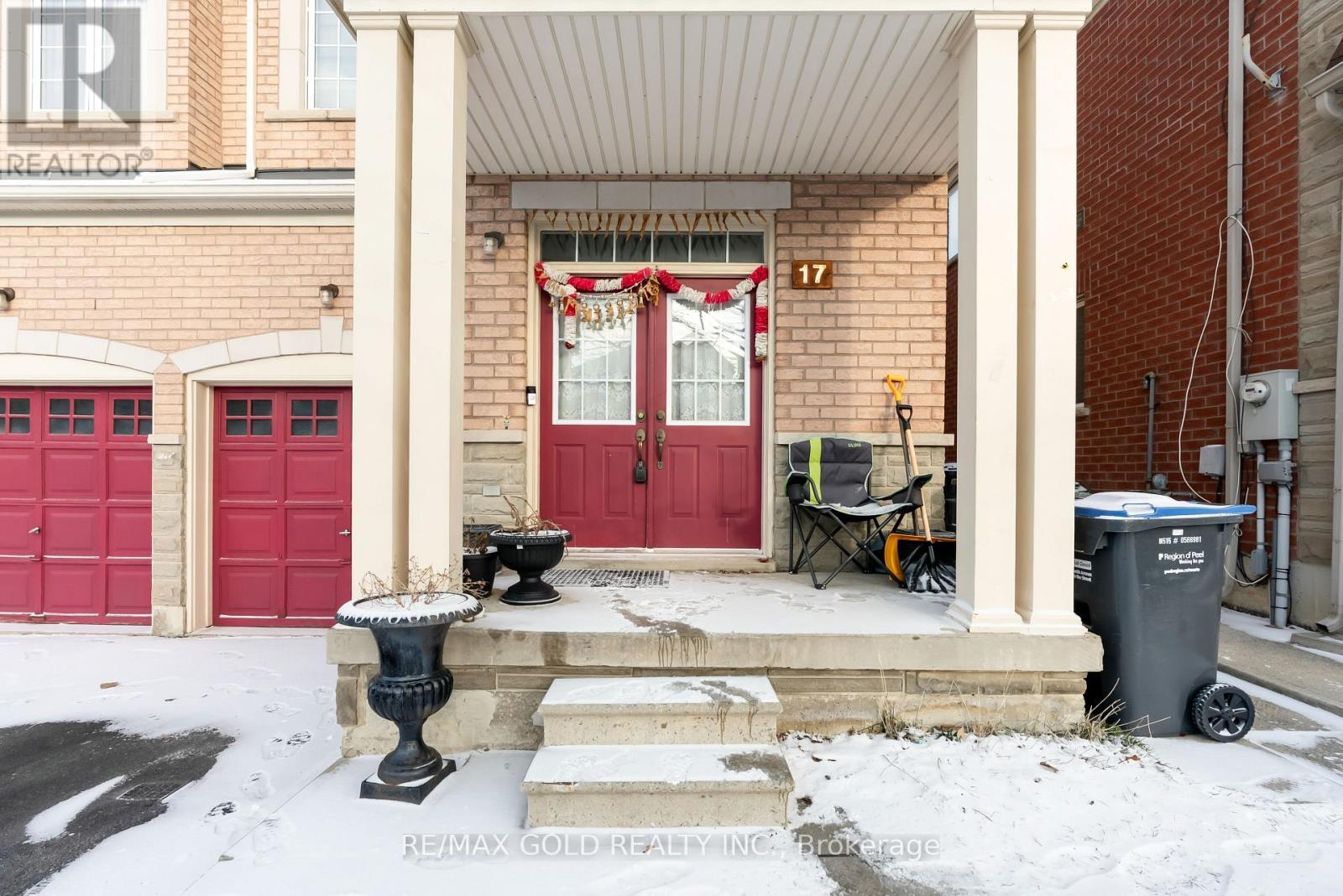 17 Maddybeth Crescent, Brampton, Ontario  L6Y 5R7 - Photo 4 - W12898794