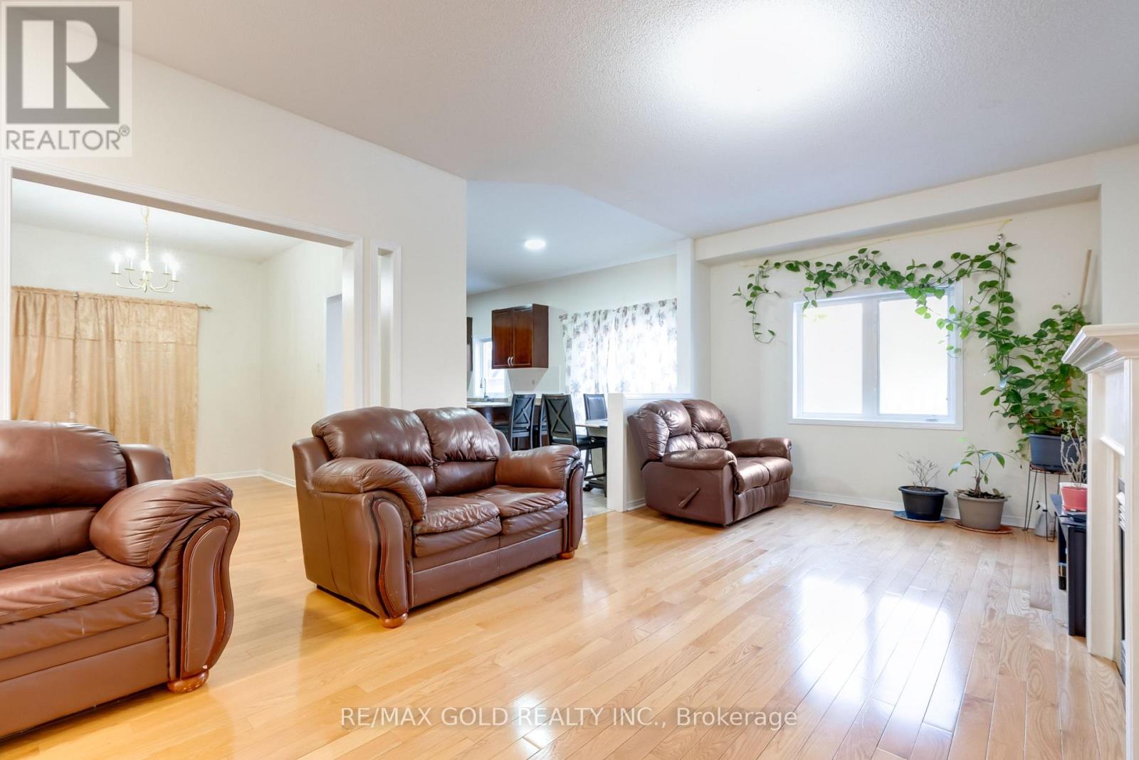 17 Maddybeth Crescent, Brampton, Ontario  L6Y 5R7 - Photo 8 - W12898794
