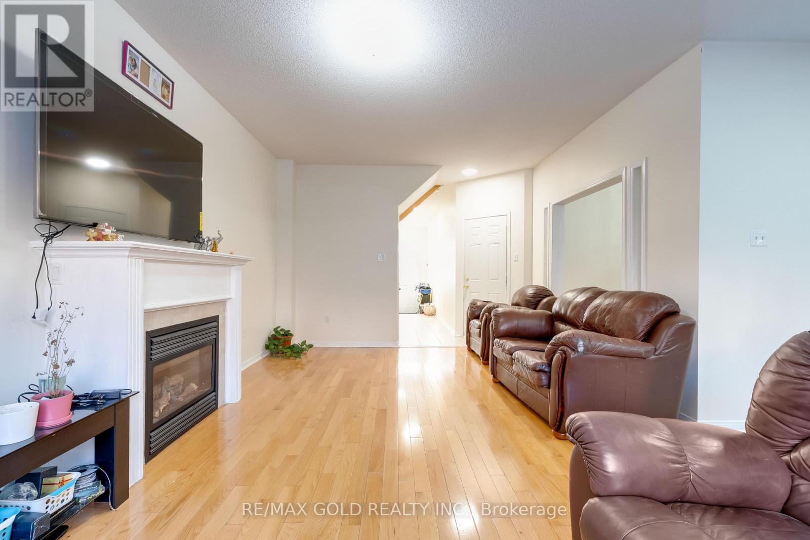 17 Maddybeth Crescent, Brampton, Ontario  L6Y 5R7 - Photo 9 - W12898794