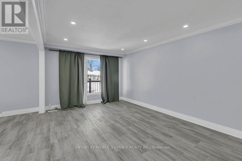 61 Primula Crescent, Toronto, Ontario  M9L 1J9 - Photo 13 - W12898798