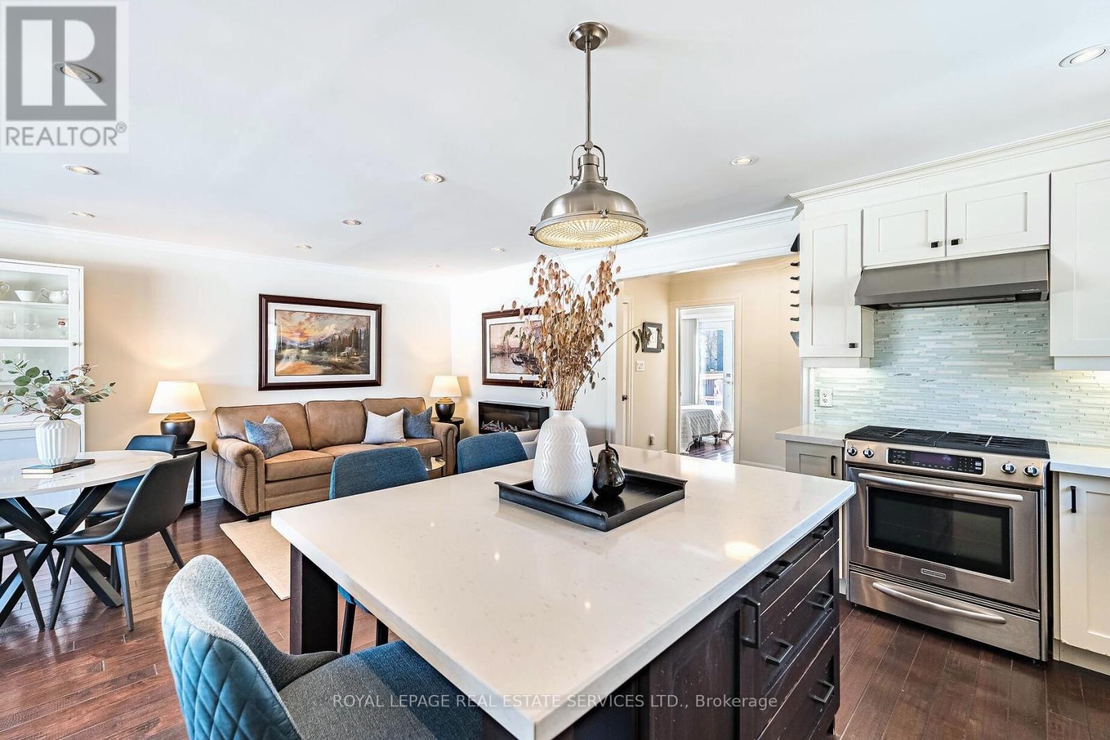 41 Ash Crescent, Toronto, Ontario  M8W 1E4 - Photo 14 - W12898800