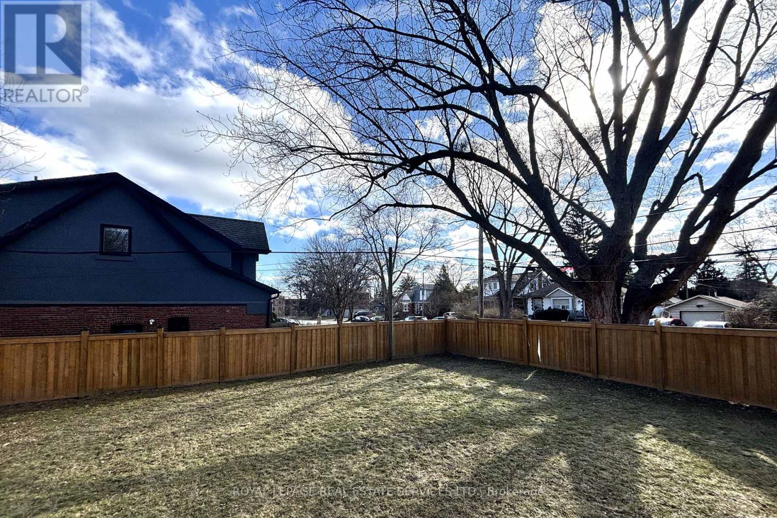 41 Ash Crescent, Toronto, Ontario  M8W 1E4 - Photo 18 - W12898800