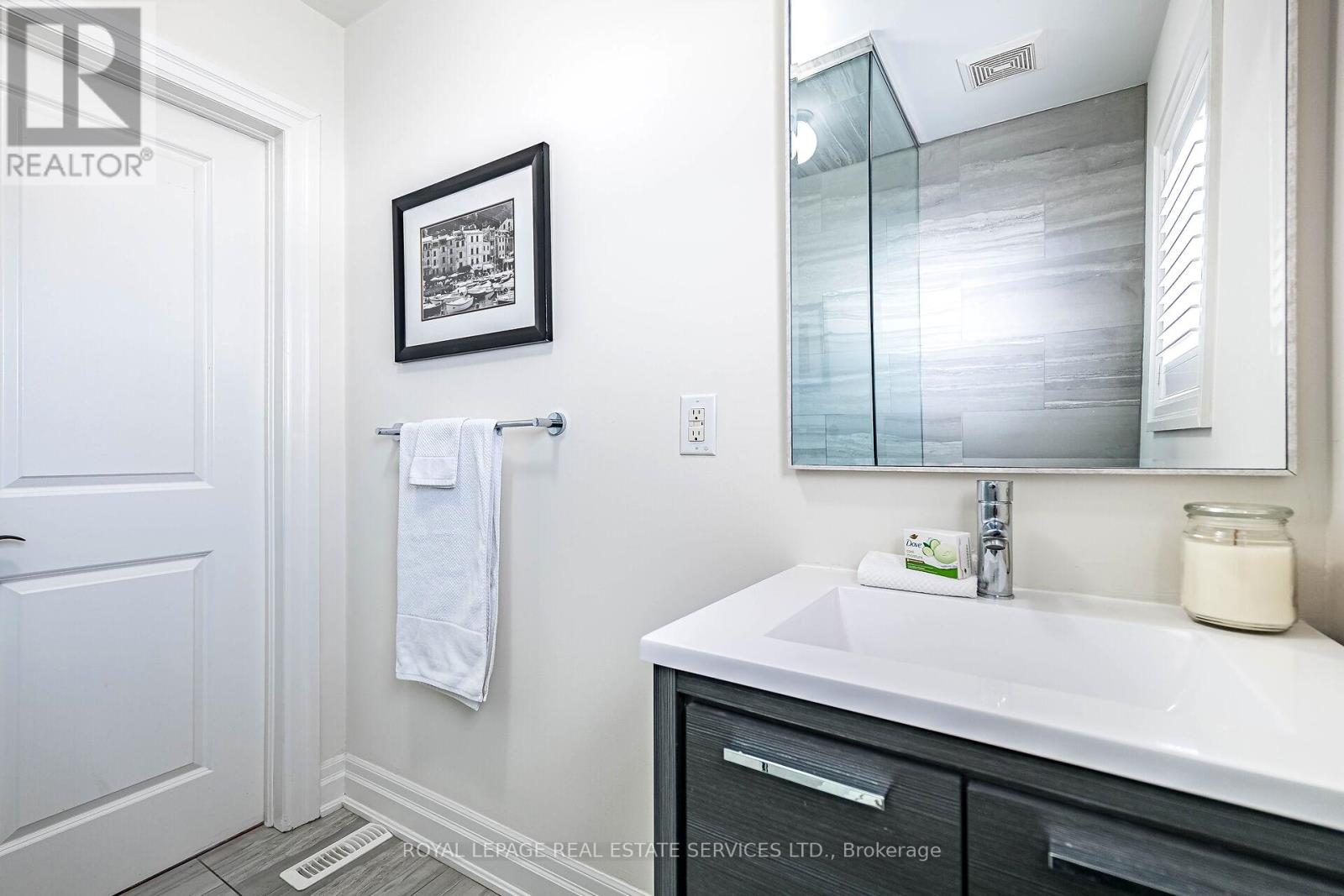 41 Ash Crescent, Toronto, Ontario  M8W 1E4 - Photo 23 - W12898800