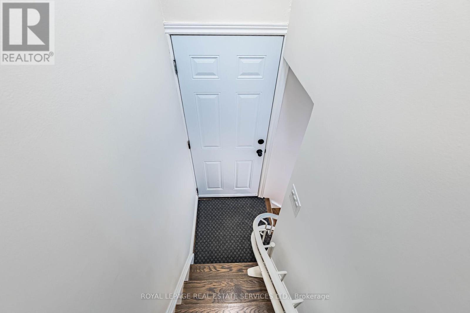 41 Ash Crescent, Toronto, Ontario  M8W 1E4 - Photo 25 - W12898800