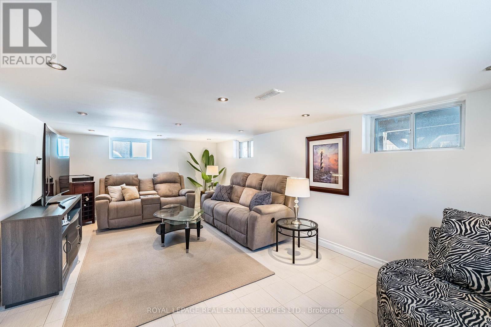 41 Ash Crescent, Toronto, Ontario  M8W 1E4 - Photo 28 - W12898800