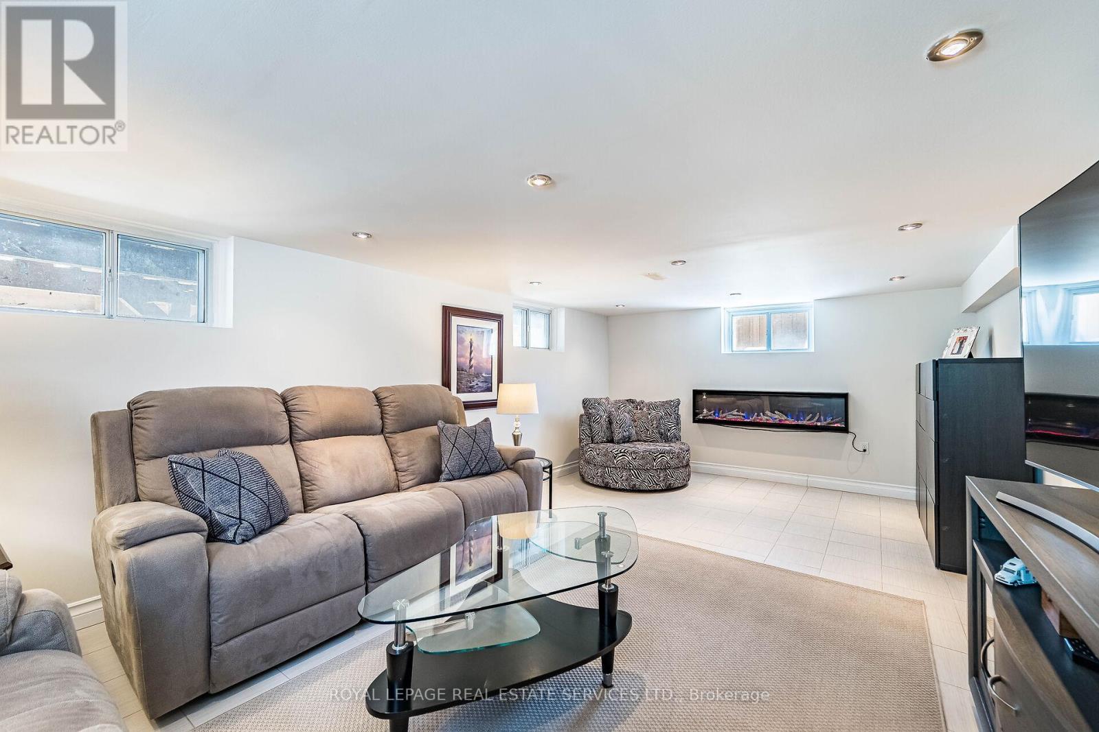 41 Ash Crescent, Toronto, Ontario  M8W 1E4 - Photo 31 - W12898800