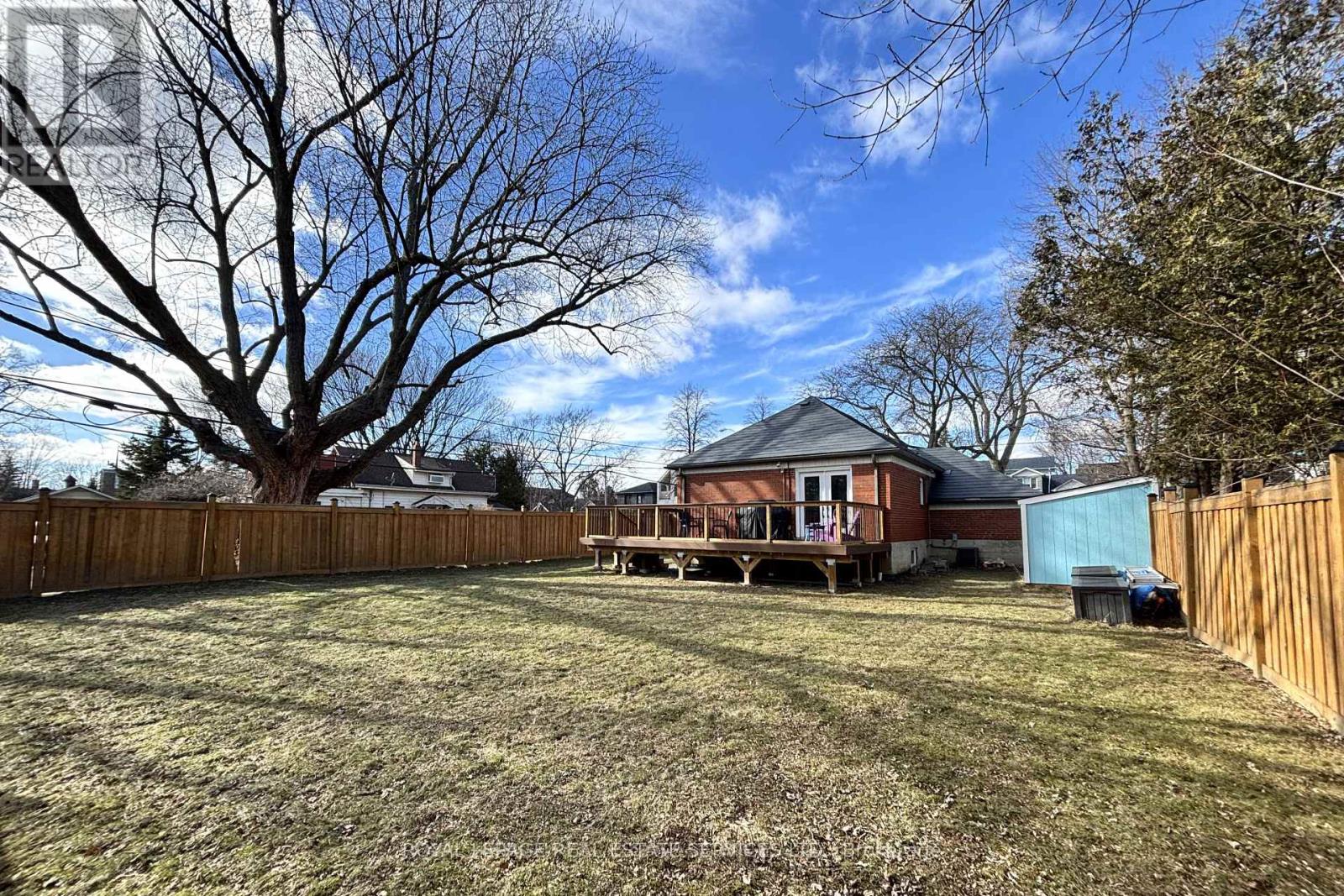 41 Ash Crescent, Toronto, Ontario  M8W 1E4 - Photo 38 - W12898800