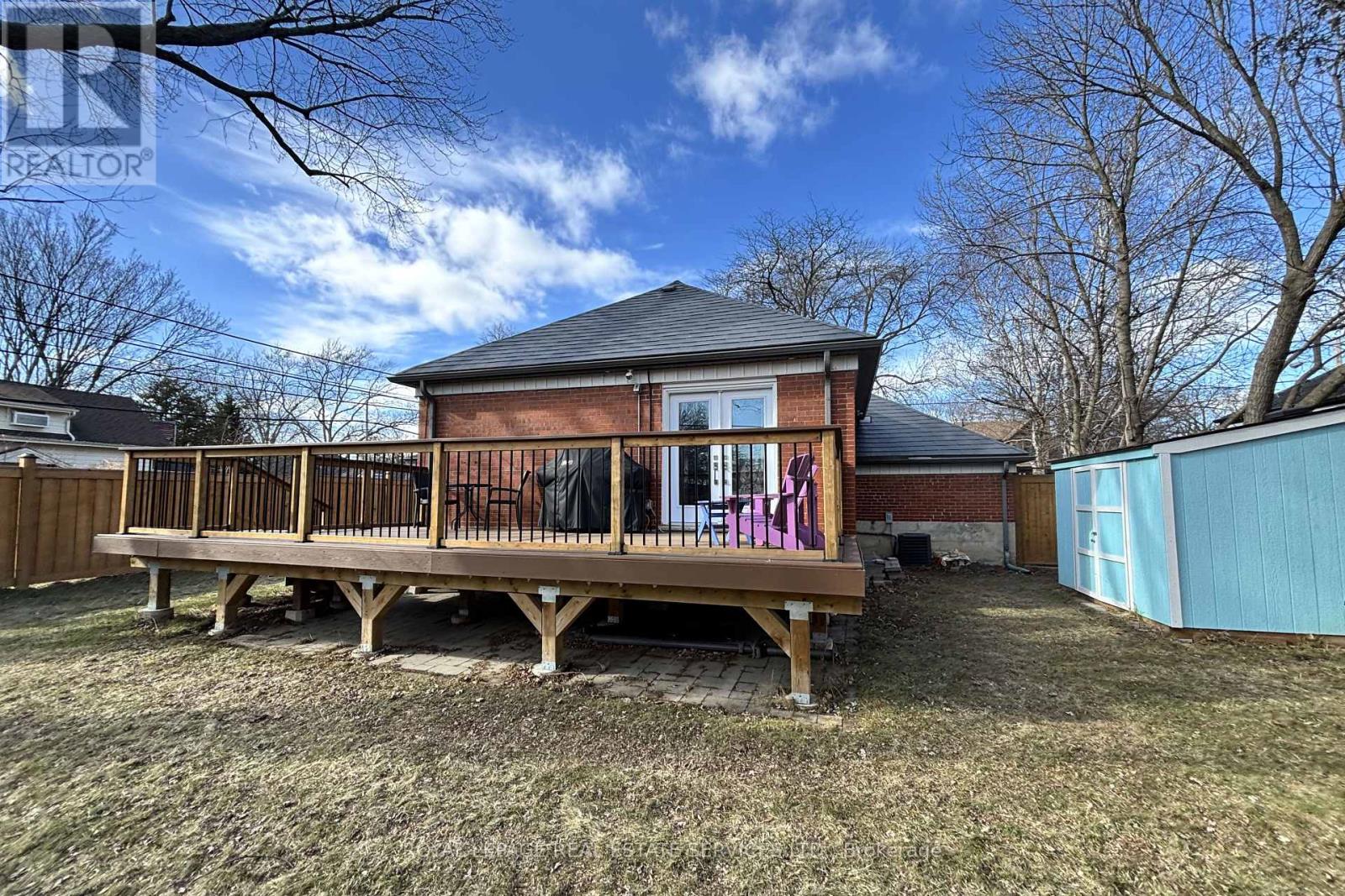 41 Ash Crescent, Toronto, Ontario  M8W 1E4 - Photo 39 - W12898800