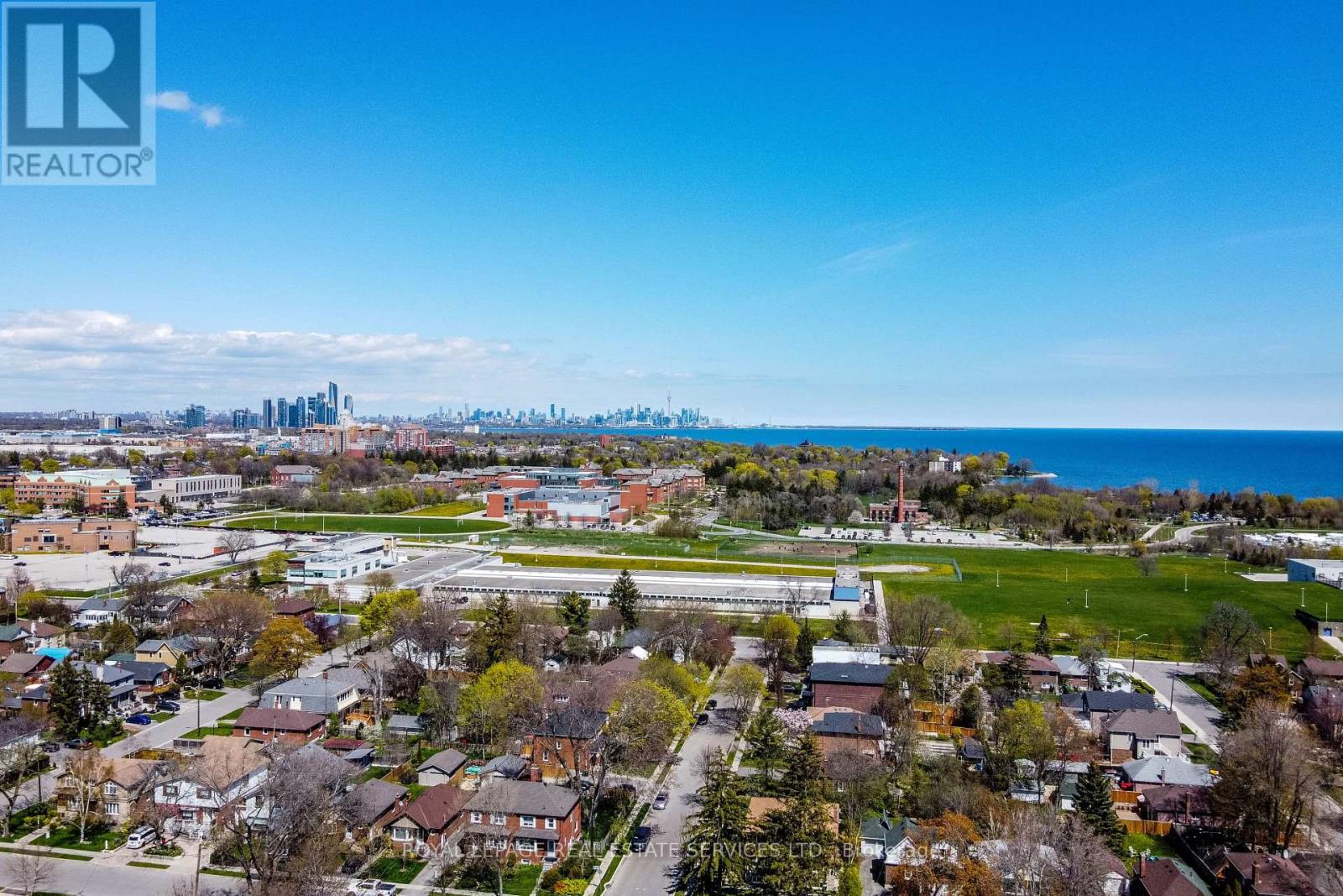 41 Ash Crescent, Toronto, Ontario  M8W 1E4 - Photo 43 - W12898800