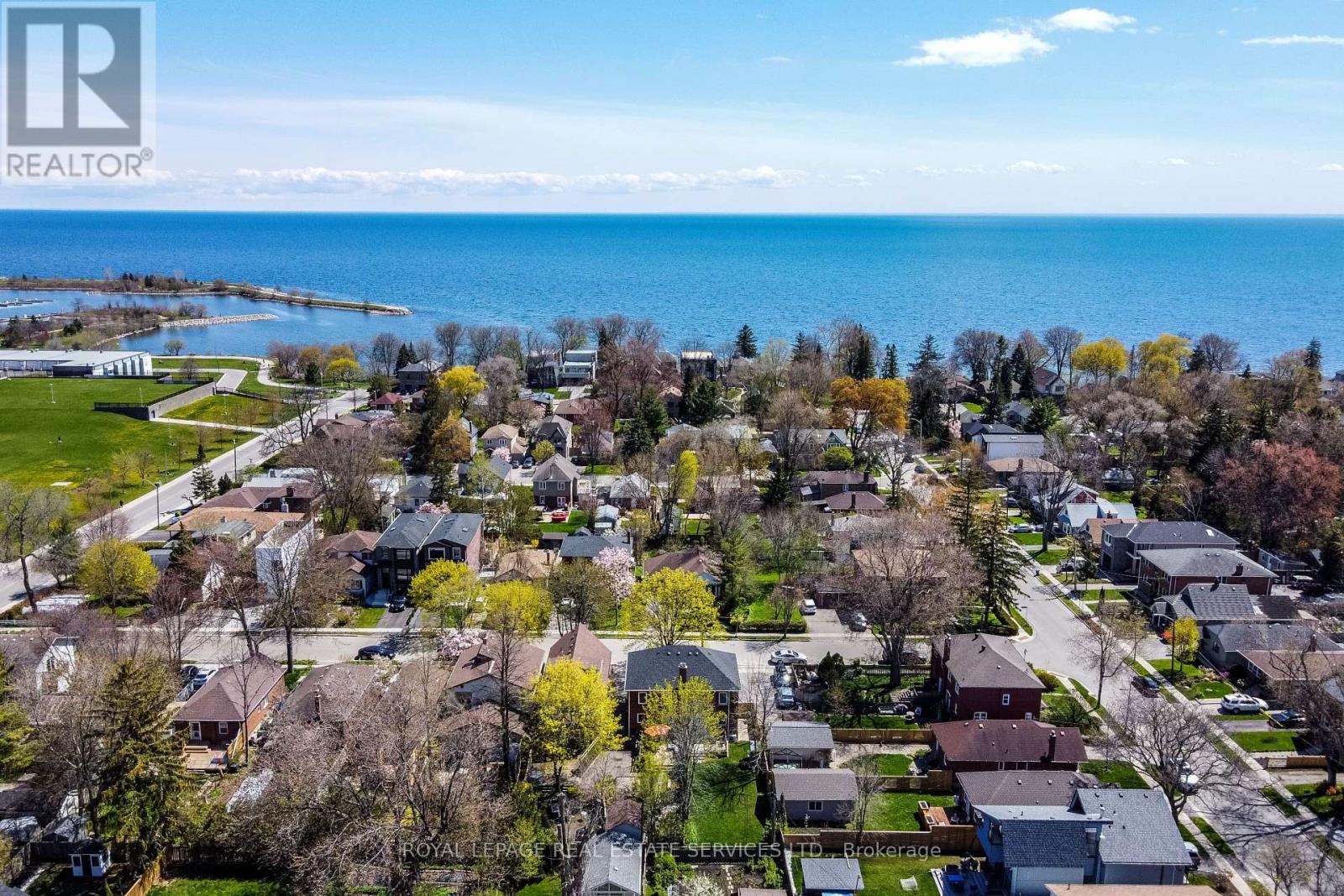 41 Ash Crescent, Toronto, Ontario  M8W 1E4 - Photo 45 - W12898800