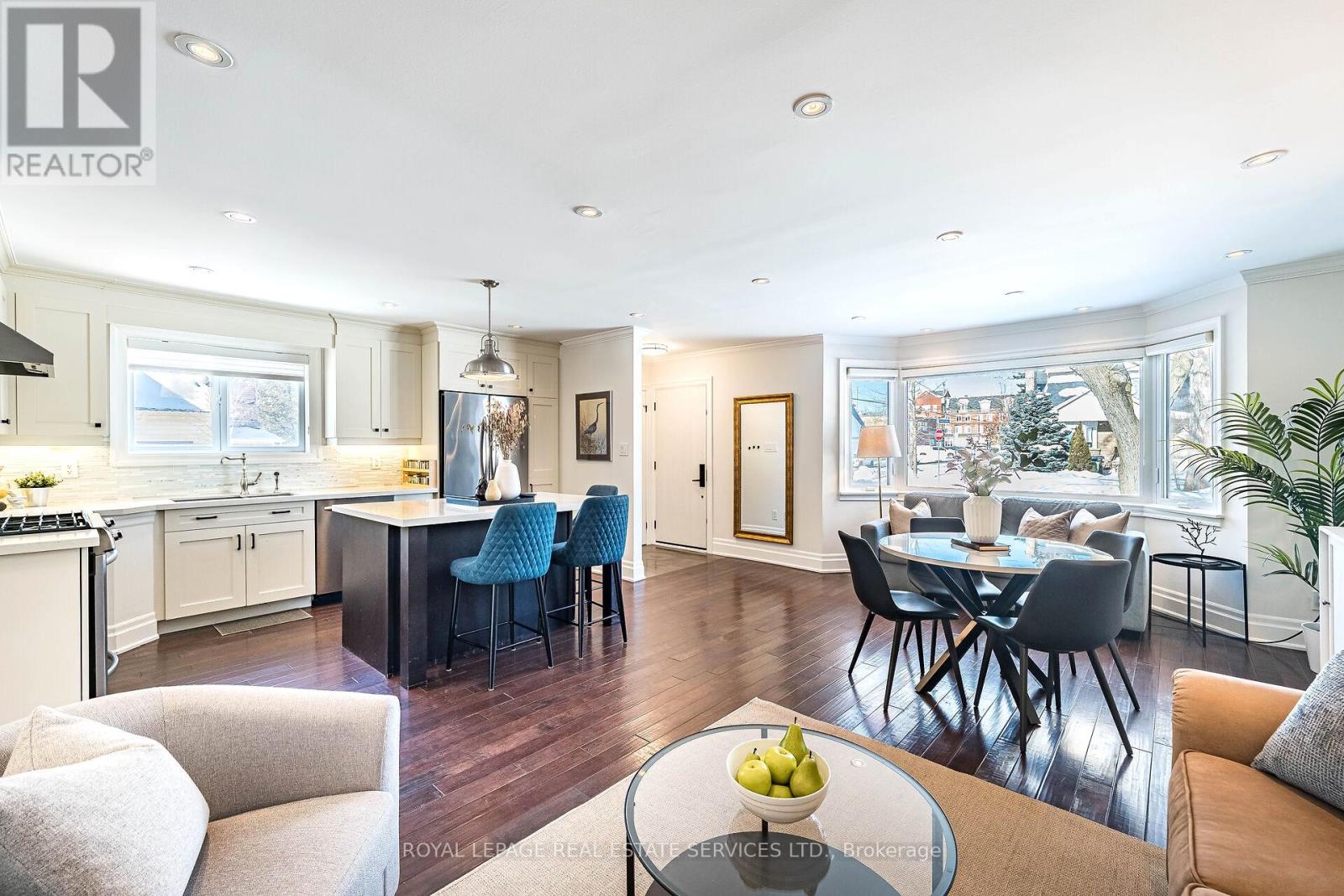 41 Ash Crescent, Toronto, Ontario  M8W 1E4 - Photo 6 - W12898800