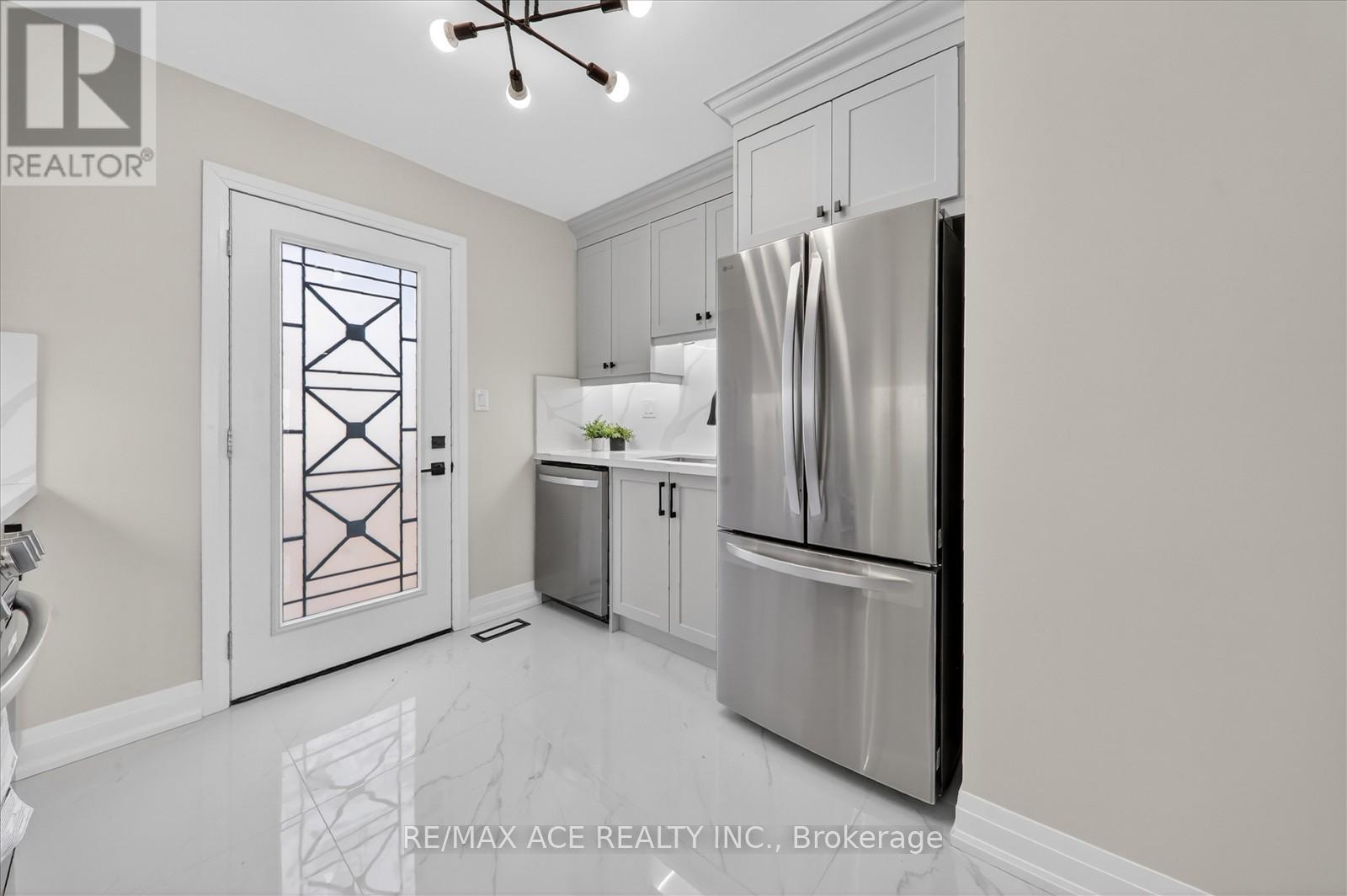 325 Boon Avenue, Toronto, Ontario  M6E 4A4 - Photo 13 - W12898826