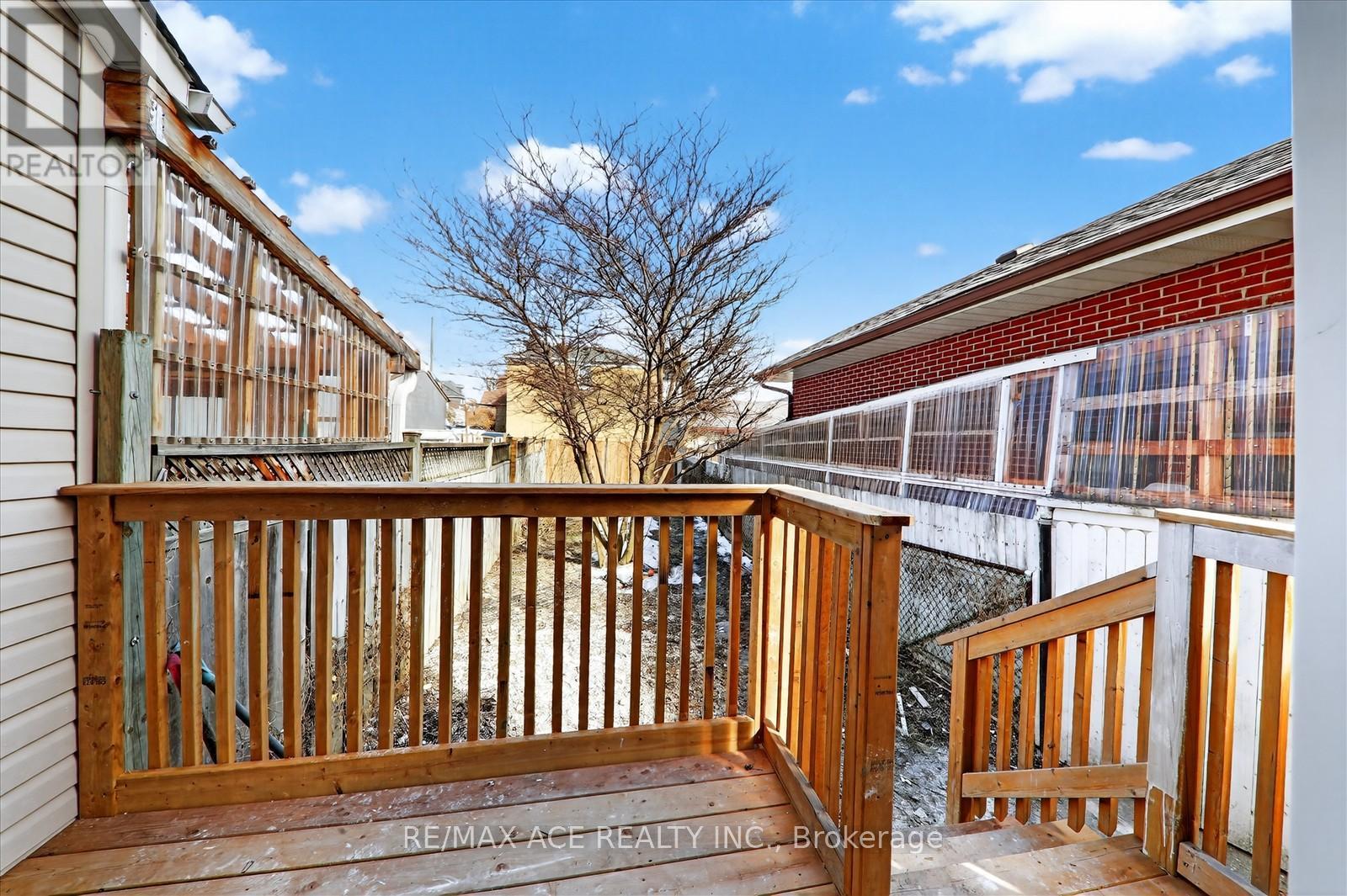 325 Boon Avenue, Toronto, Ontario  M6E 4A4 - Photo 16 - W12898826