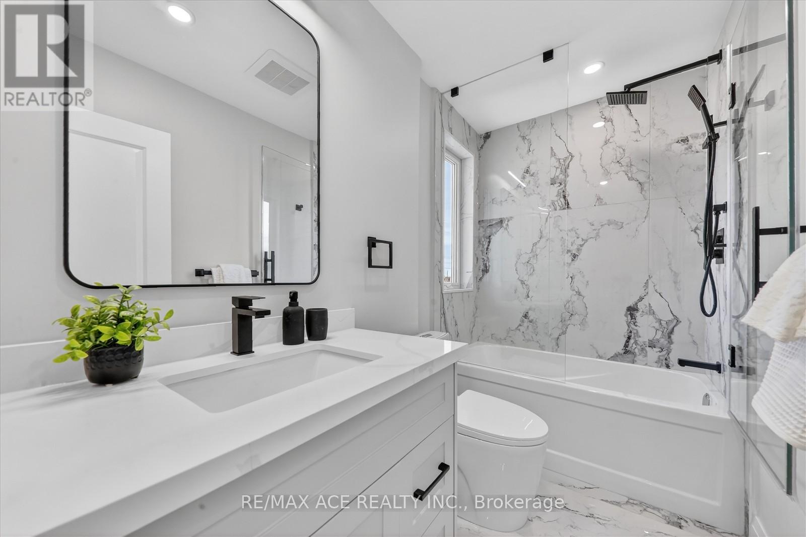 325 Boon Avenue, Toronto, Ontario  M6E 4A4 - Photo 20 - W12898826