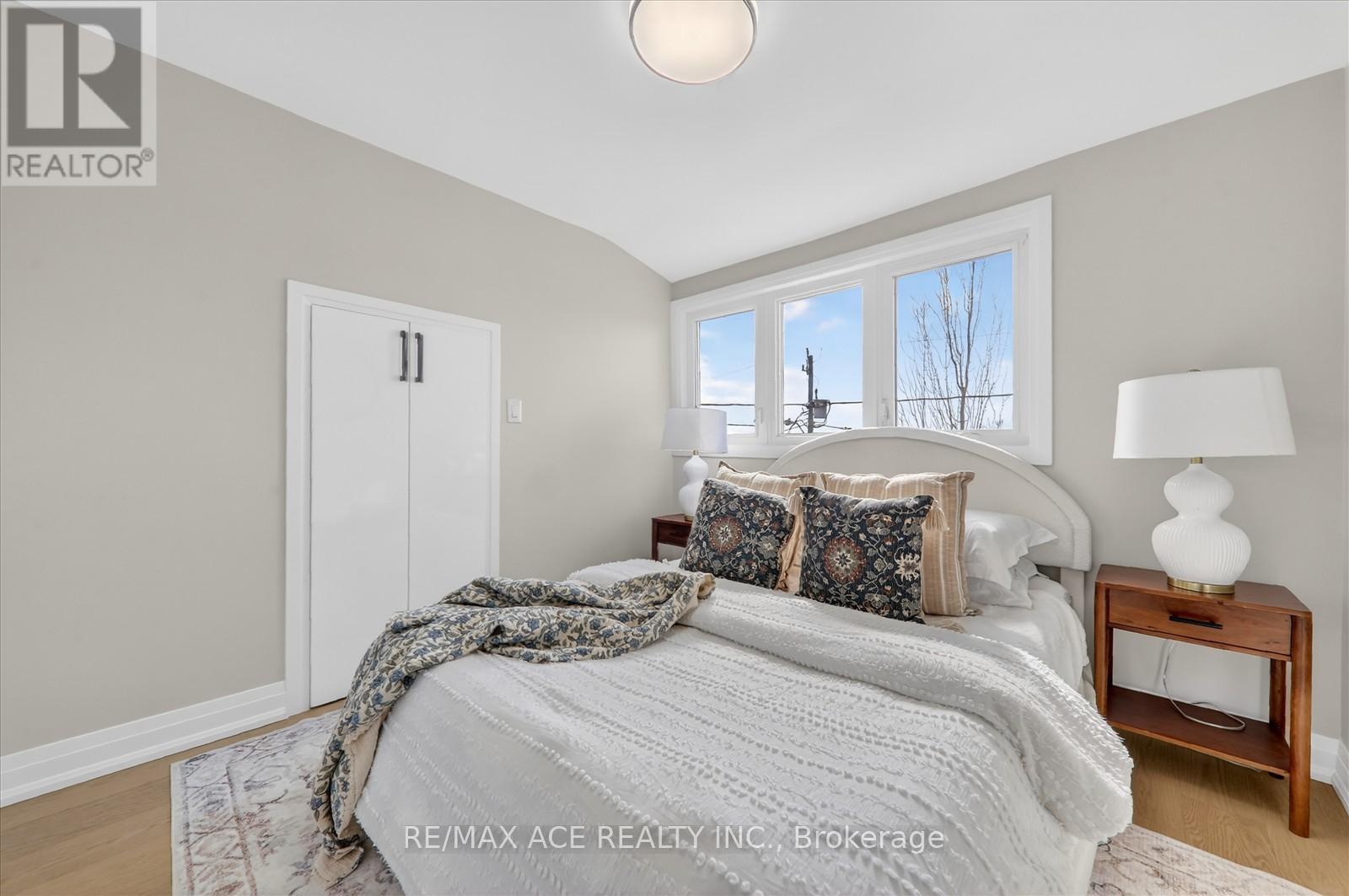 325 Boon Avenue, Toronto, Ontario  M6E 4A4 - Photo 23 - W12898826