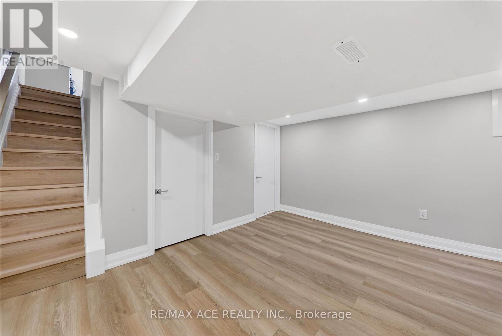 325 Boon Avenue, Toronto, Ontario  M6E 4A4 - Photo 25 - W12898826