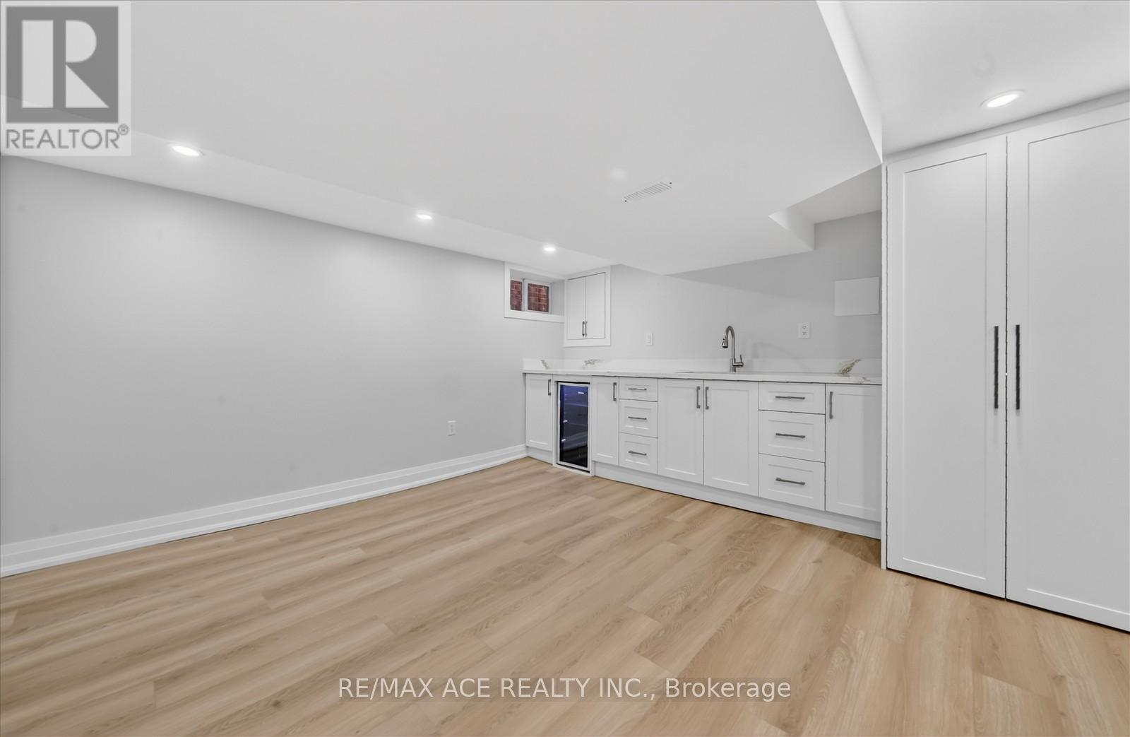 325 Boon Avenue, Toronto, Ontario  M6E 4A4 - Photo 26 - W12898826