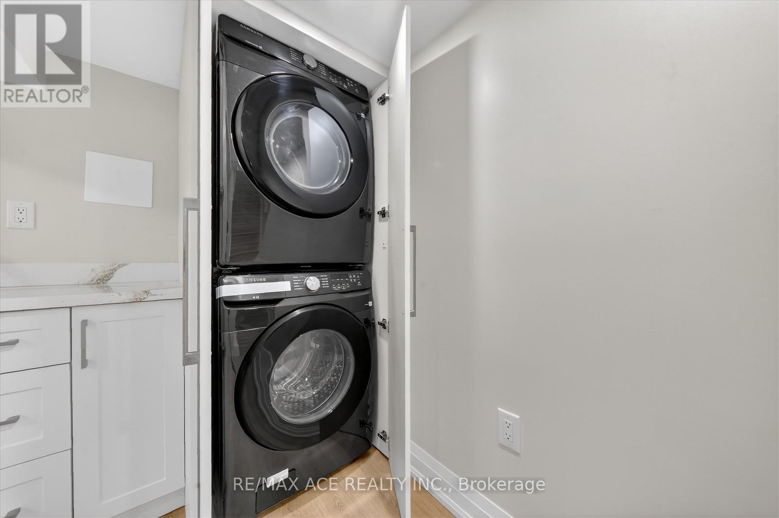 325 Boon Avenue, Toronto, Ontario  M6E 4A4 - Photo 29 - W12898826