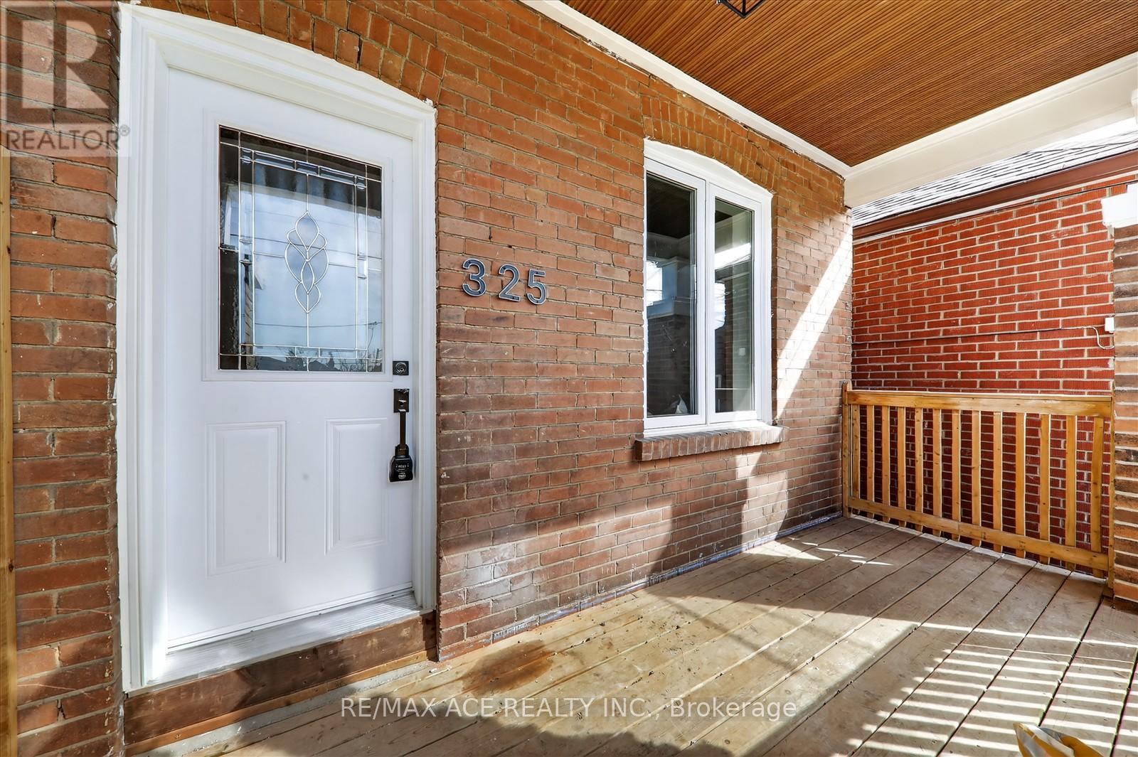 325 Boon Avenue, Toronto, Ontario  M6E 4A4 - Photo 4 - W12898826