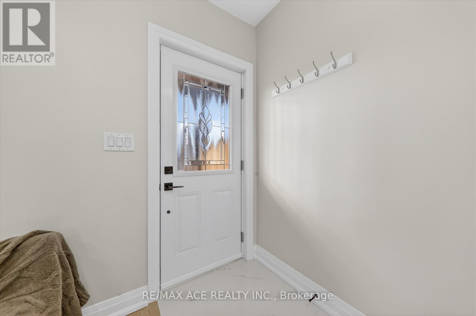 325 Boon Avenue, Toronto, Ontario  M6E 4A4 - Photo 6 - W12898826