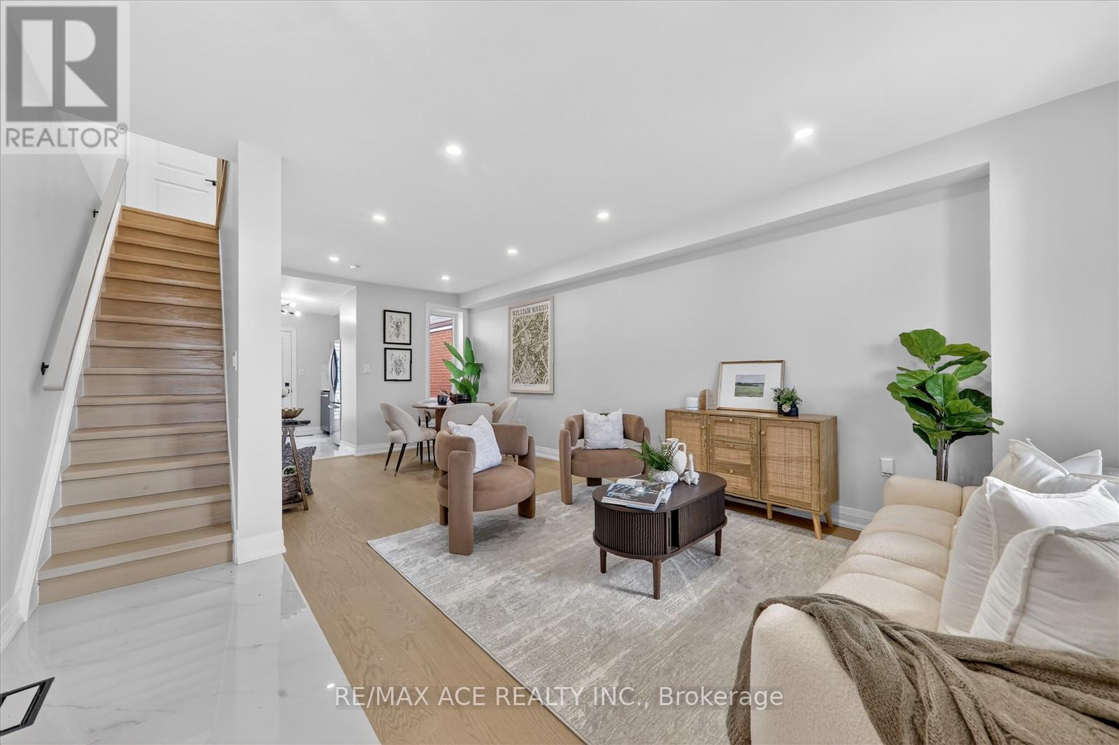 325 Boon Avenue, Toronto, Ontario  M6E 4A4 - Photo 7 - W12898826