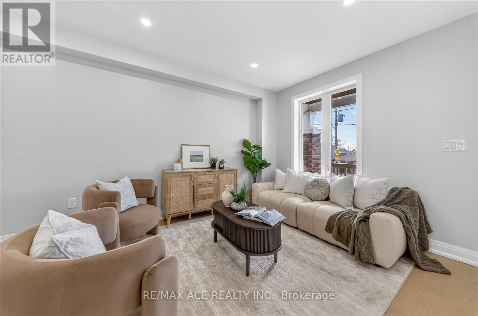 325 Boon Avenue, Toronto, Ontario  M6E 4A4 - Photo 8 - W12898826