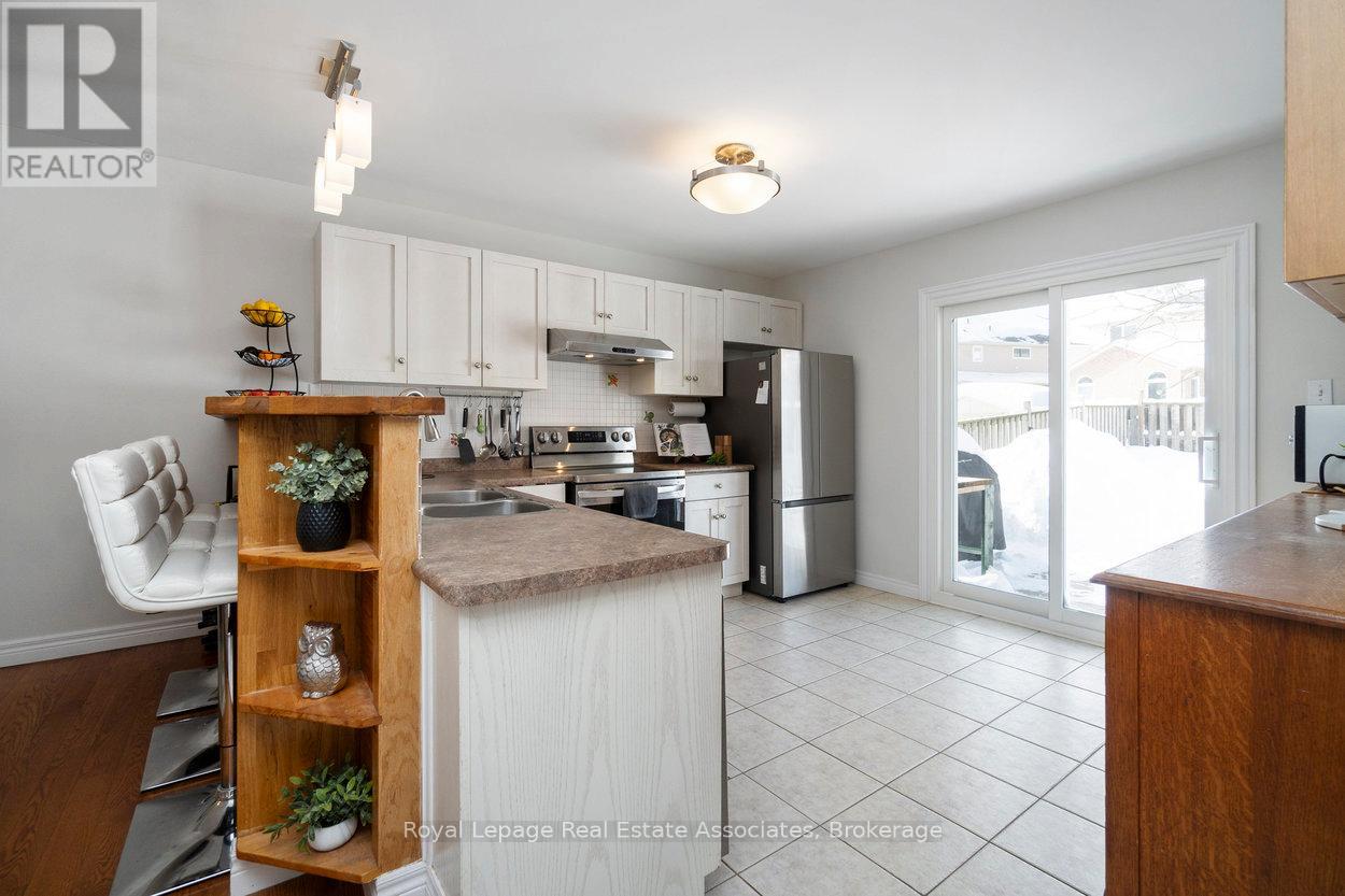 23 Rachlin Drive, Halton Hills, Ontario  L7J 3A9 - Photo 10 - W12898860