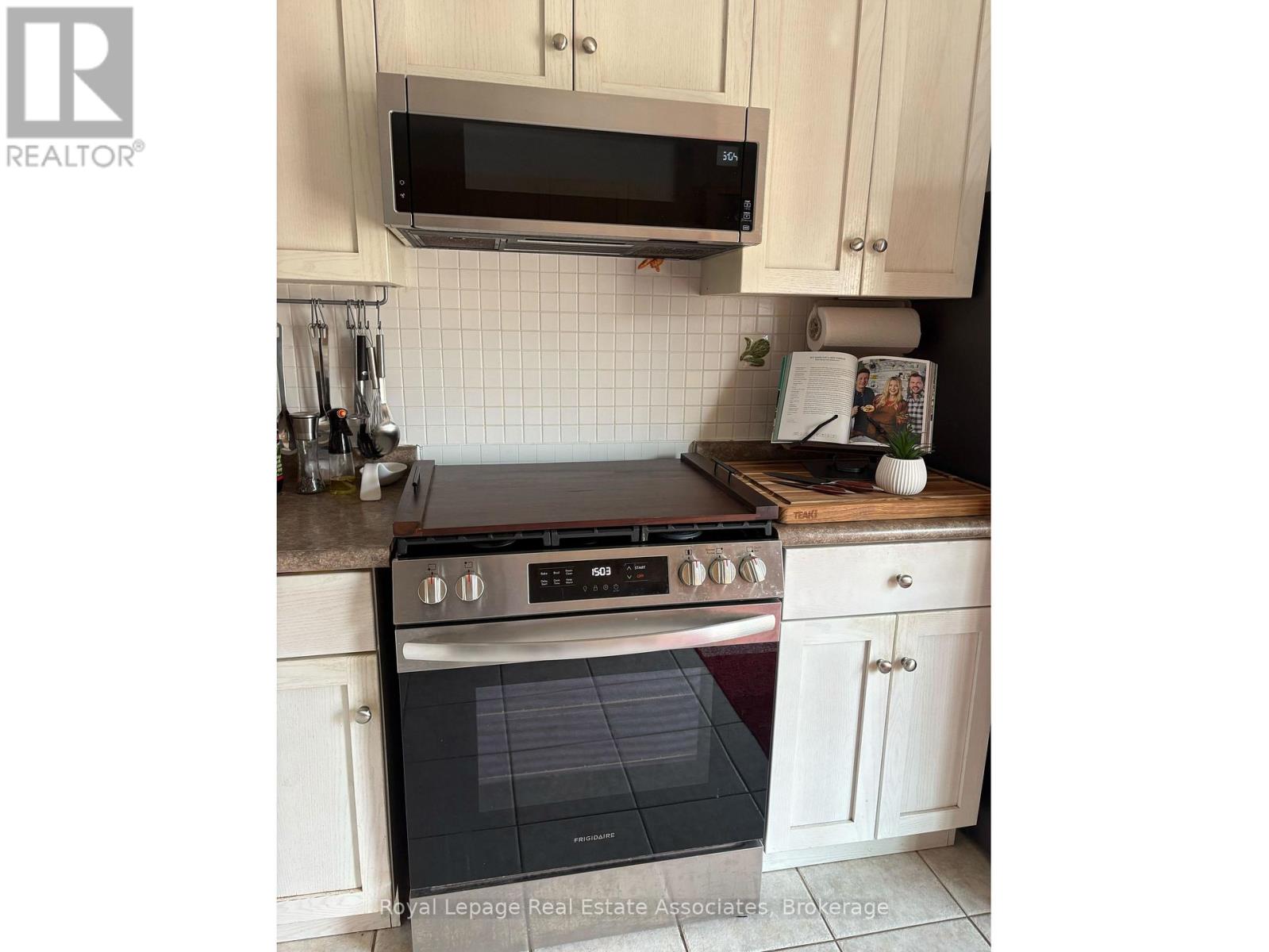 23 Rachlin Drive, Halton Hills, Ontario  L7J 3A9 - Photo 12 - W12898860