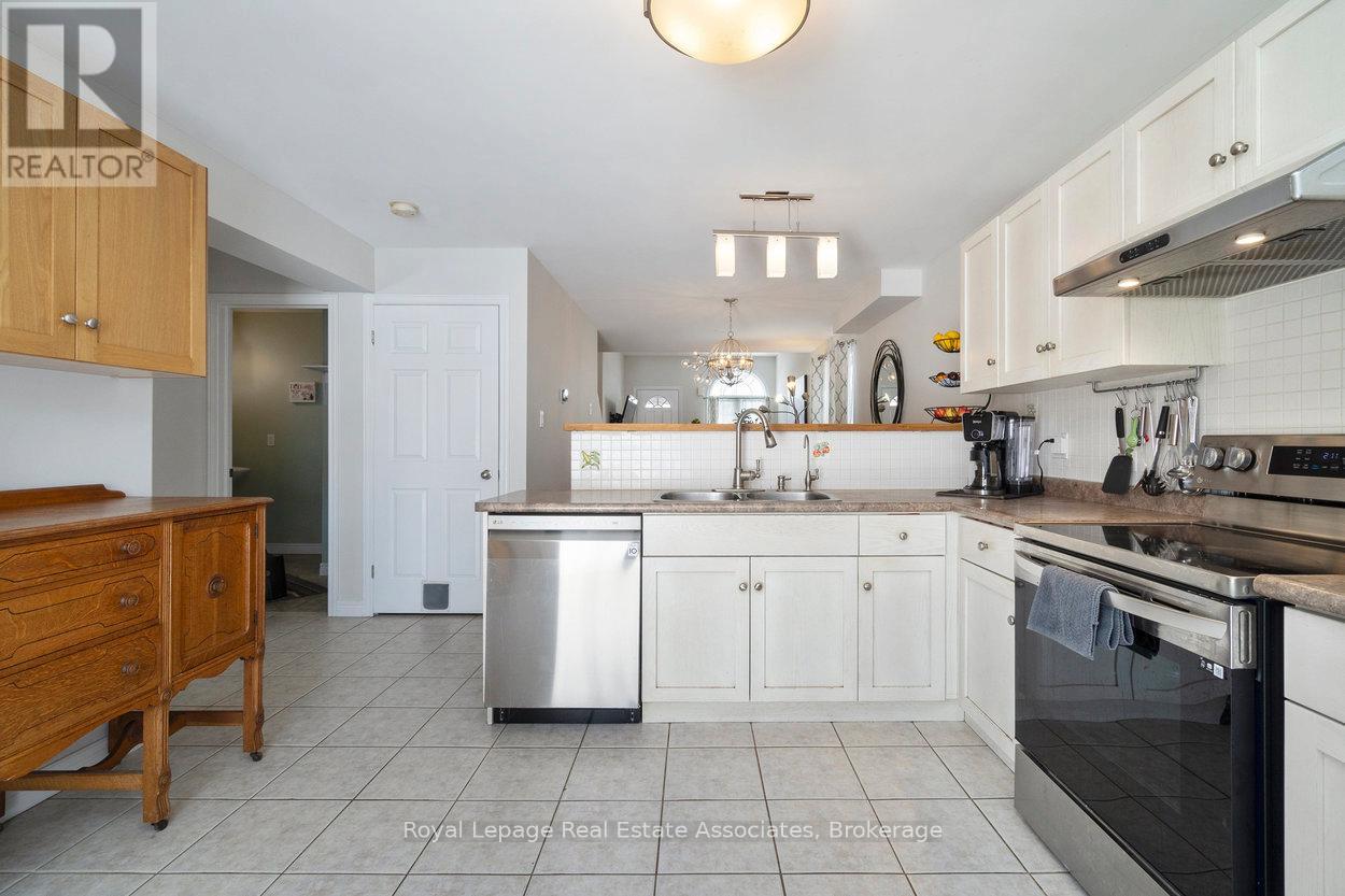 23 Rachlin Drive, Halton Hills, Ontario  L7J 3A9 - Photo 13 - W12898860