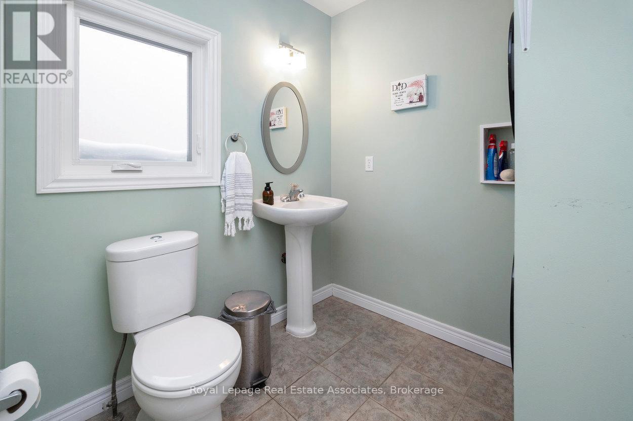 23 Rachlin Drive, Halton Hills, Ontario  L7J 3A9 - Photo 17 - W12898860