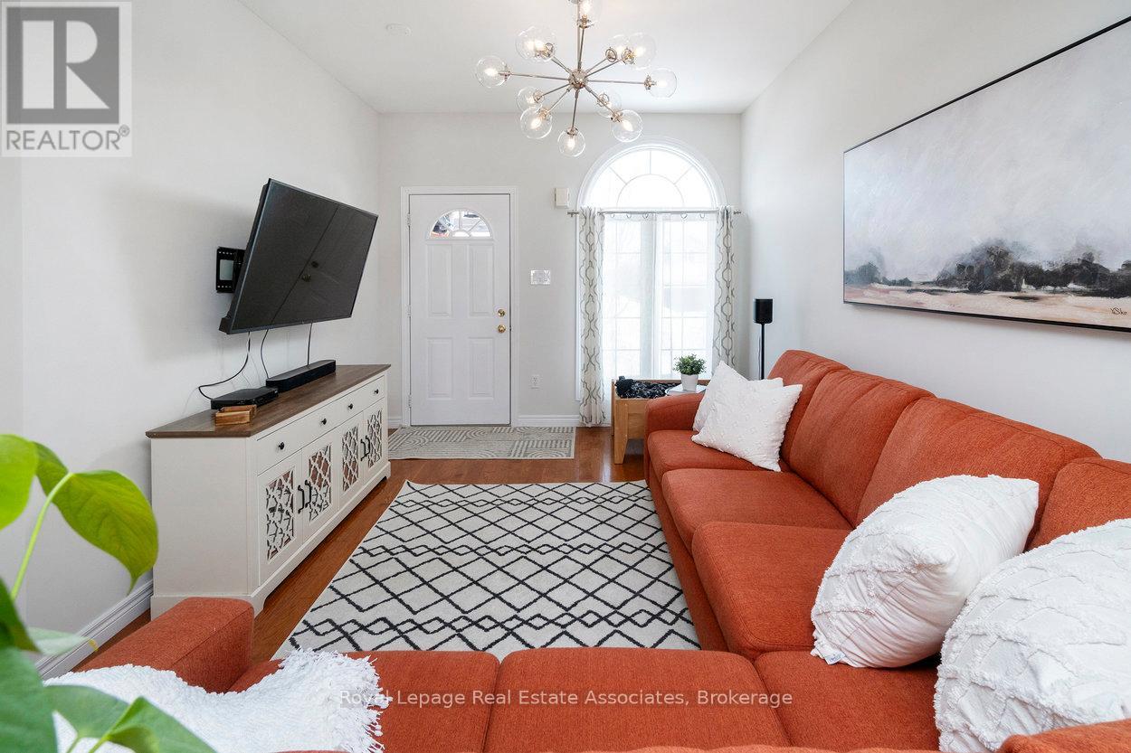 23 Rachlin Drive, Halton Hills, Ontario  L7J 3A9 - Photo 2 - W12898860