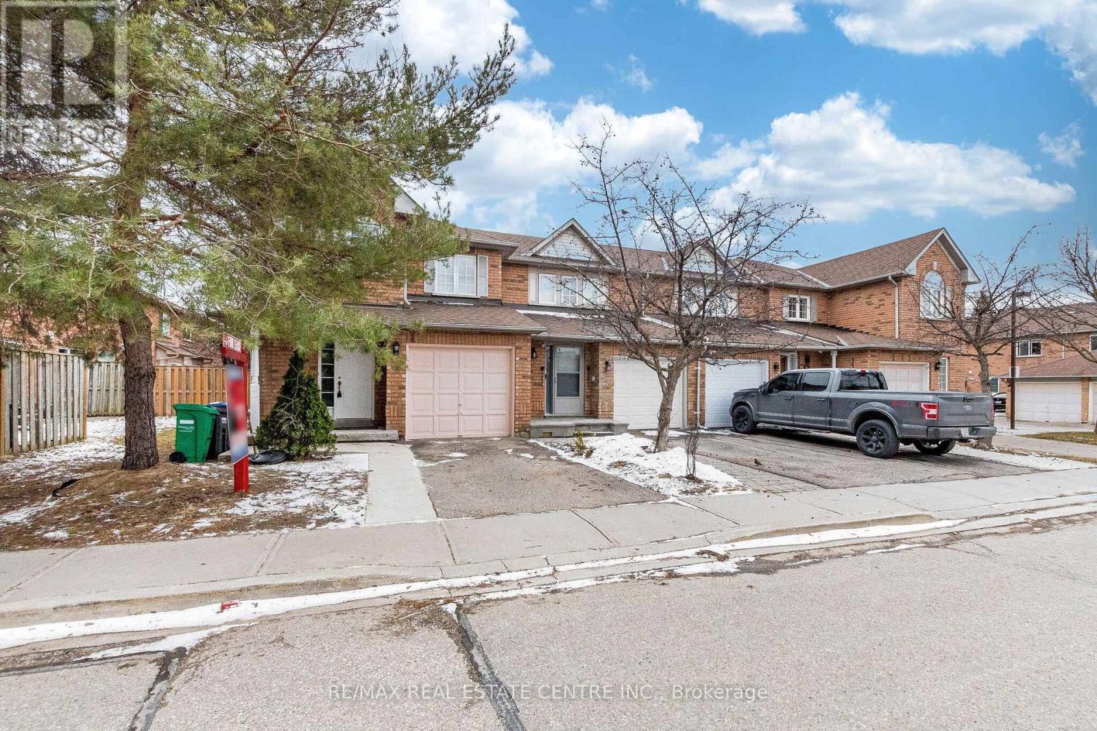 48 - 10 Cherrytree Drive, Brampton, Ontario  L6Y 5E9 - Photo 2 - W12898866