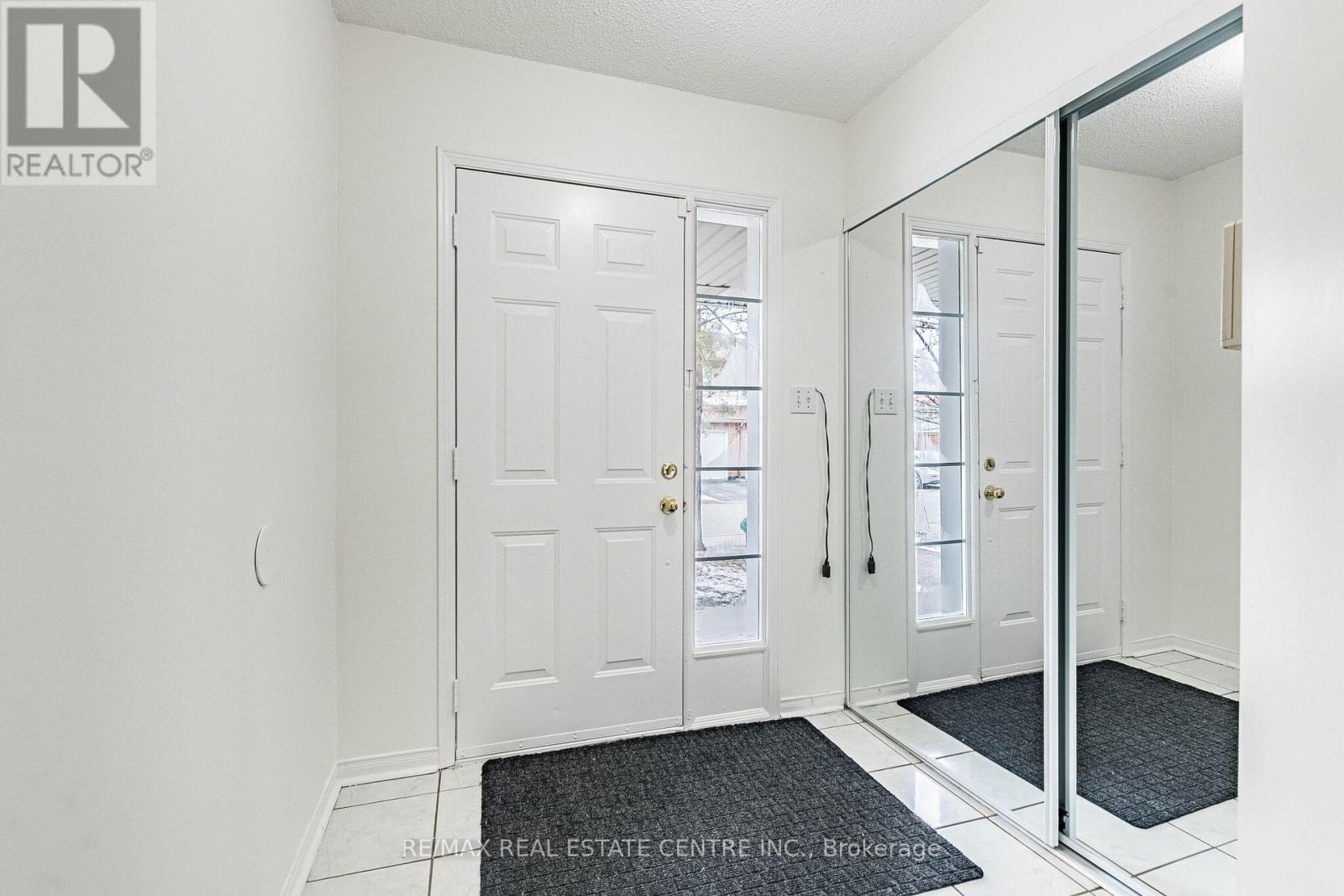 48 - 10 Cherrytree Drive, Brampton, Ontario  L6Y 5E9 - Photo 6 - W12898866