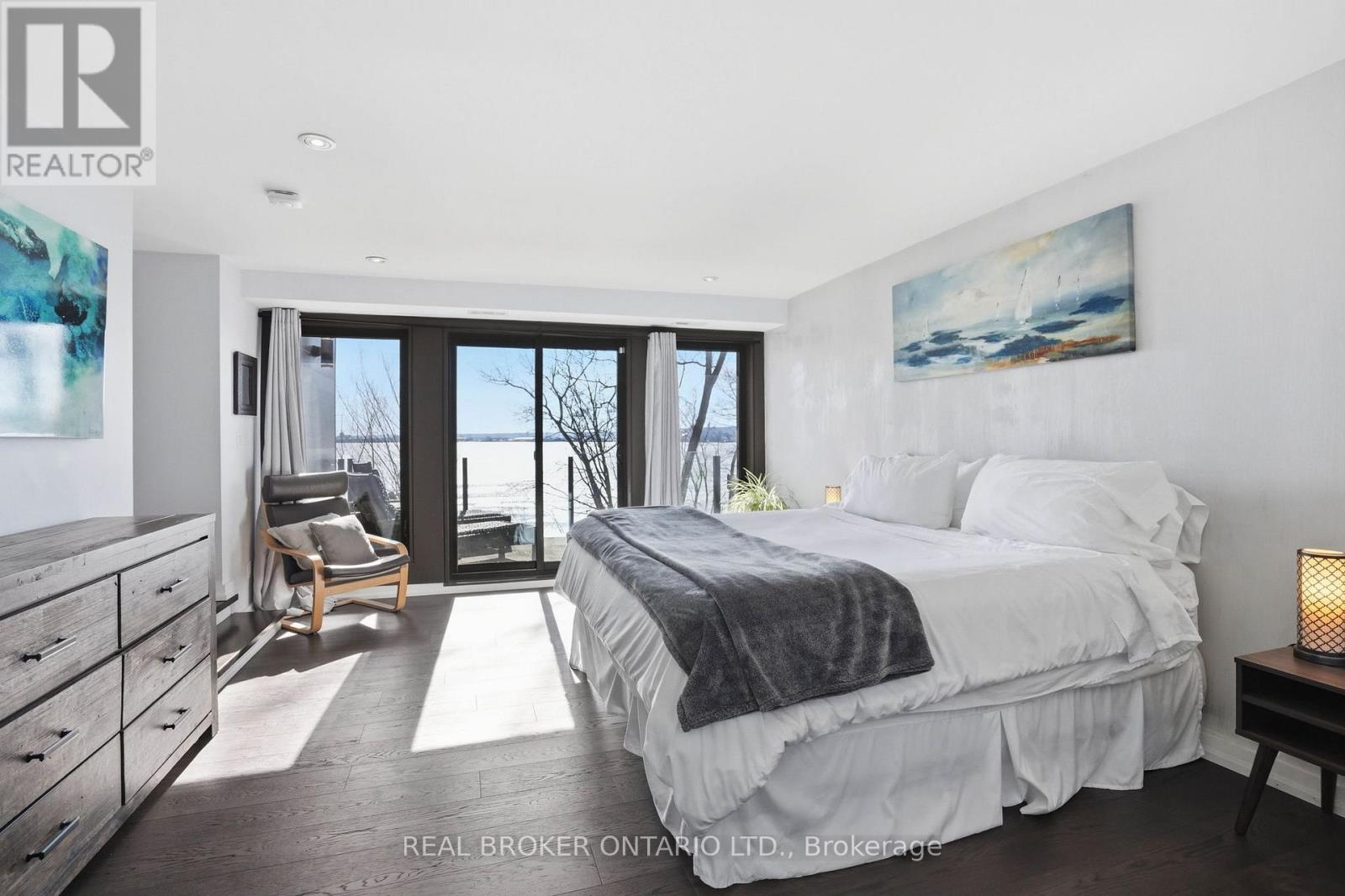 868 Danforth Place, Burlington, Ontario  L7T 1S2 - Photo 15 - W12898926