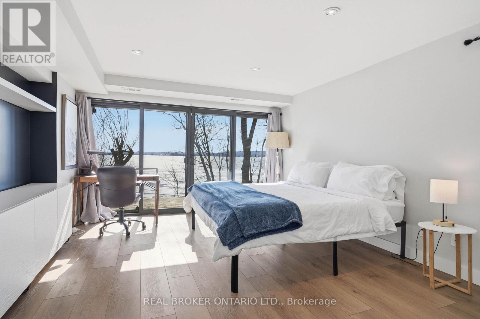 868 Danforth Place, Burlington, Ontario  L7T 1S2 - Photo 19 - W12898926