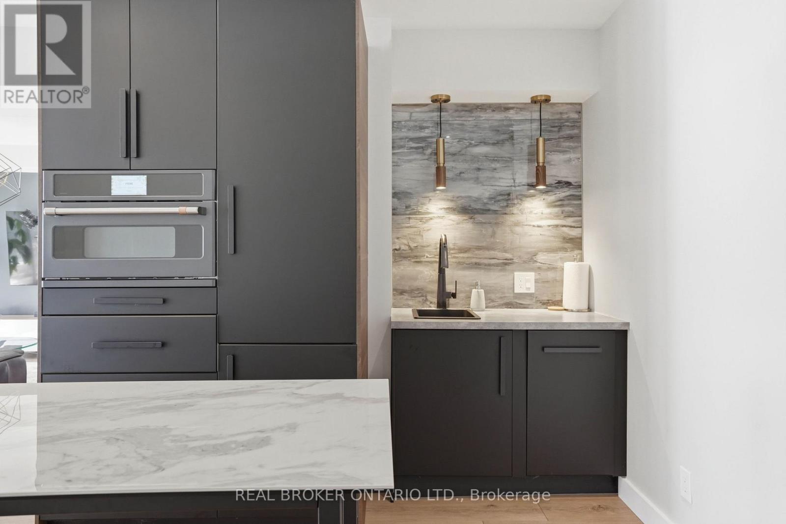 868 Danforth Place, Burlington, Ontario  L7T 1S2 - Photo 26 - W12898926